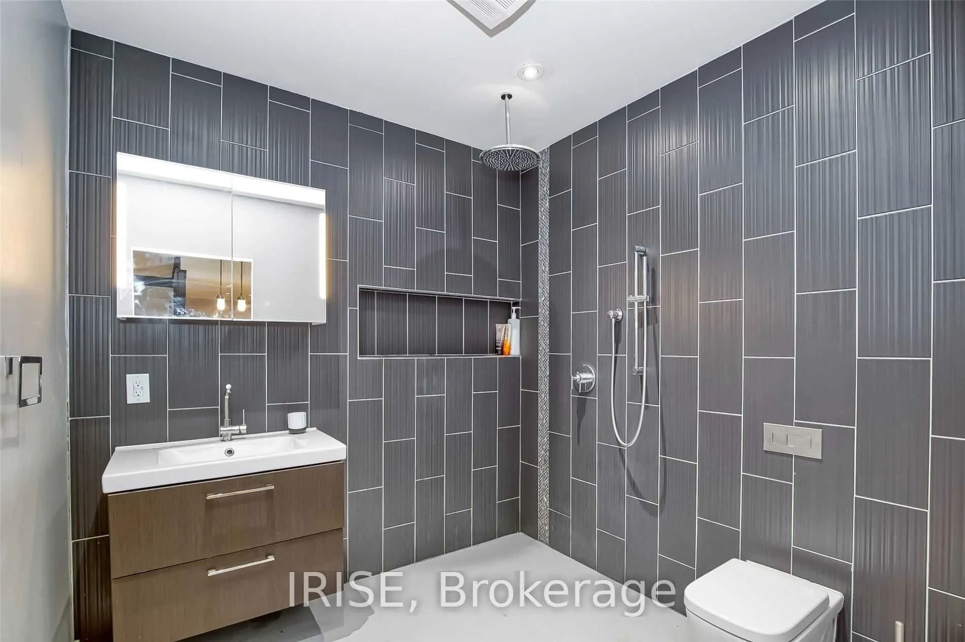 66 Robina Avenue #Lower