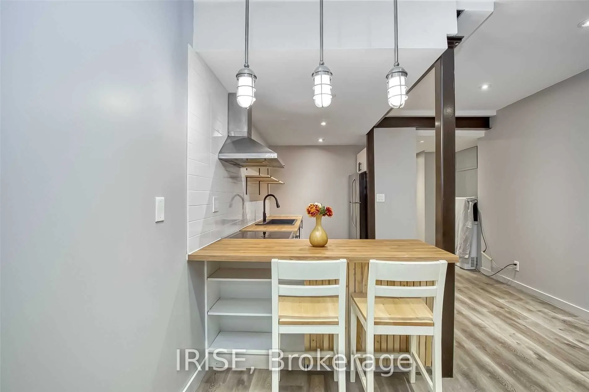 66 Robina Avenue #Lower