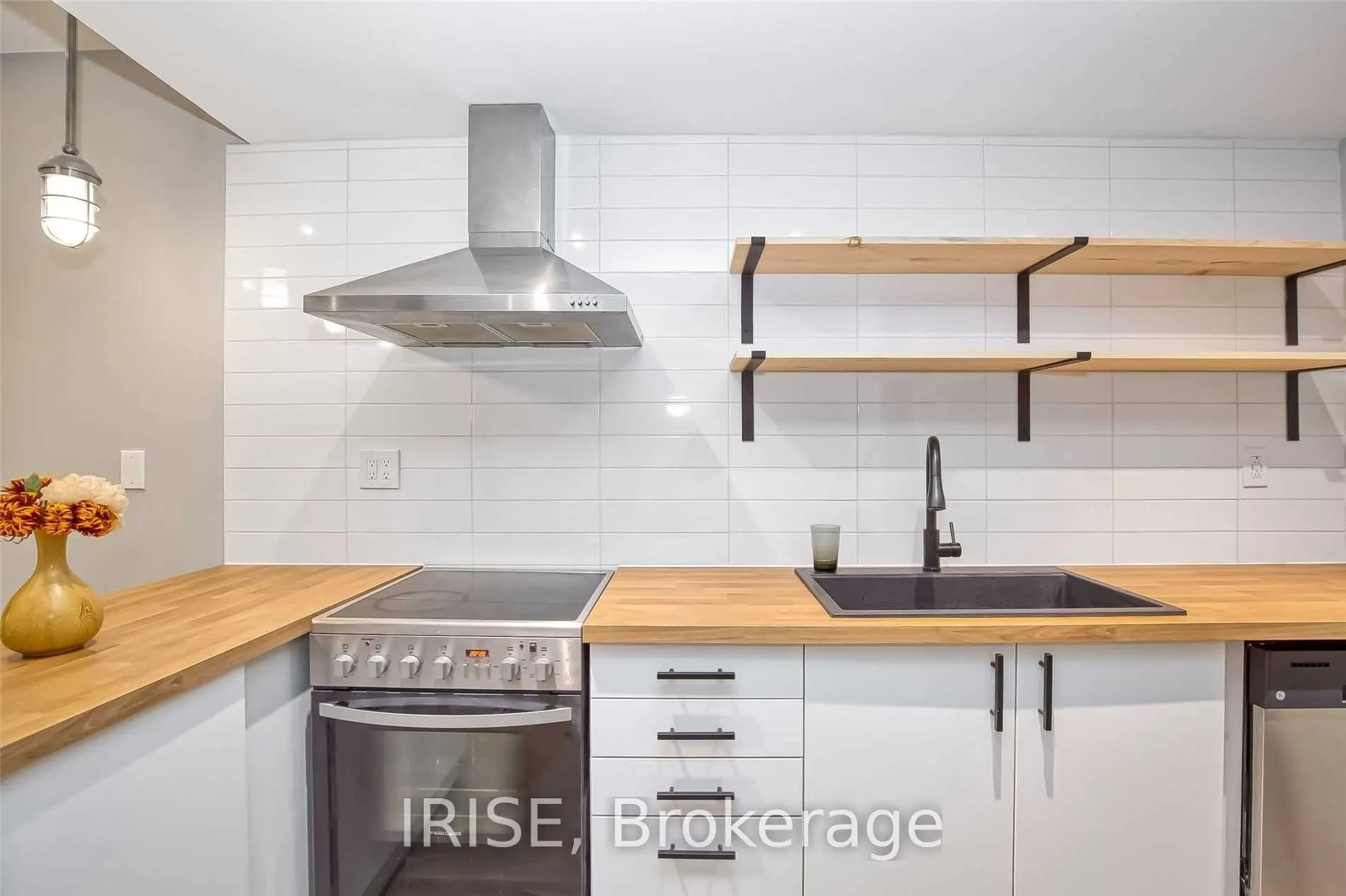 66 Robina Avenue #Lower