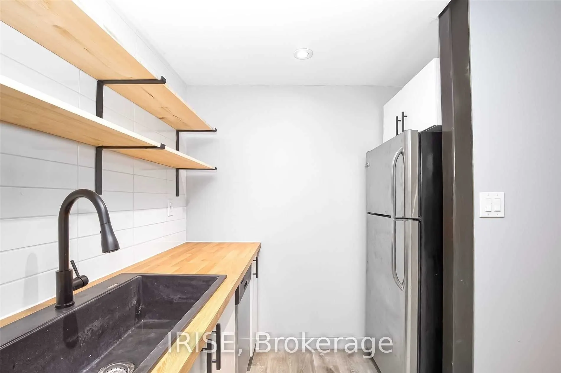 66 Robina Avenue #Lower