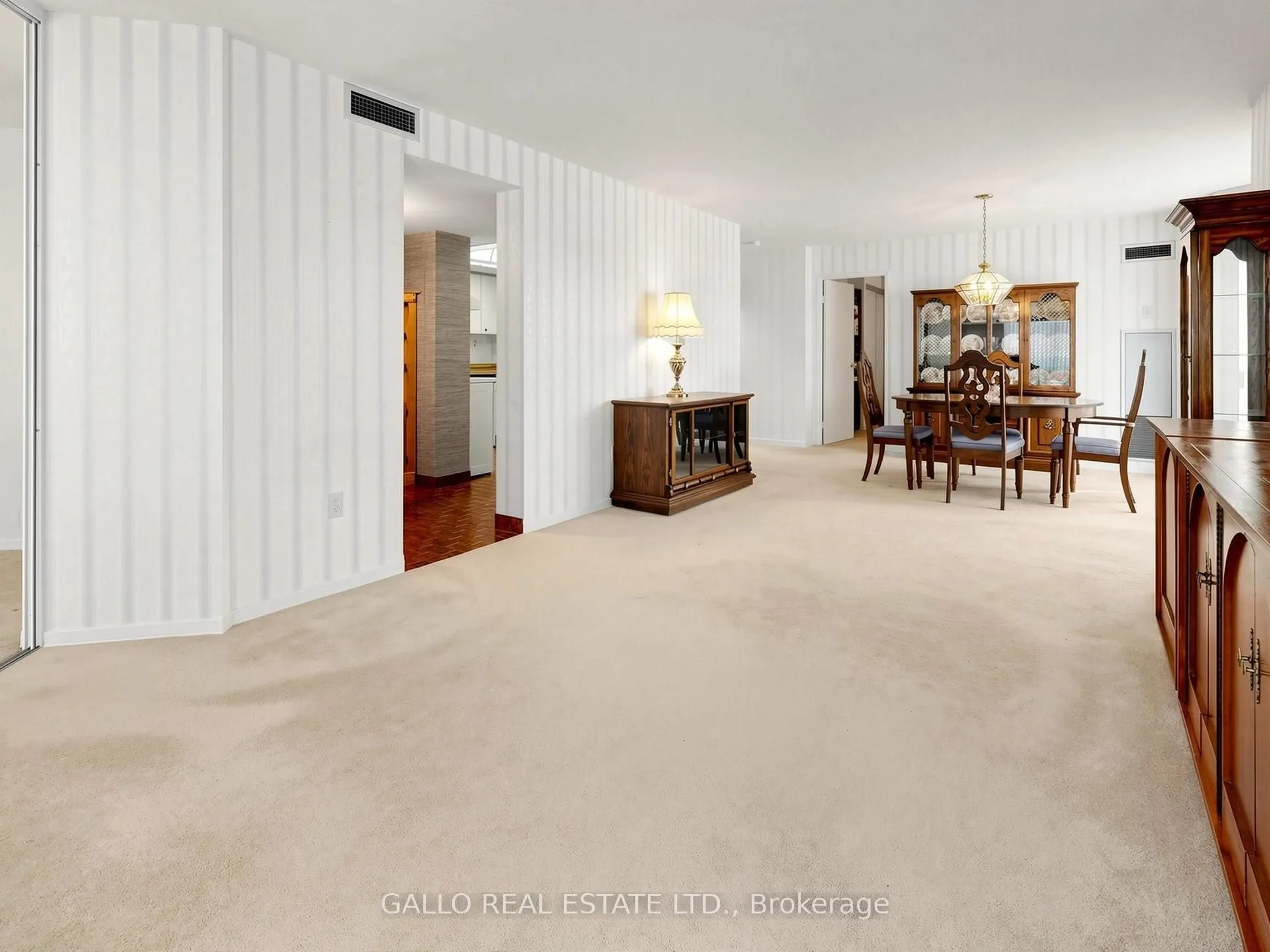 10 Kenneth Avenue #203