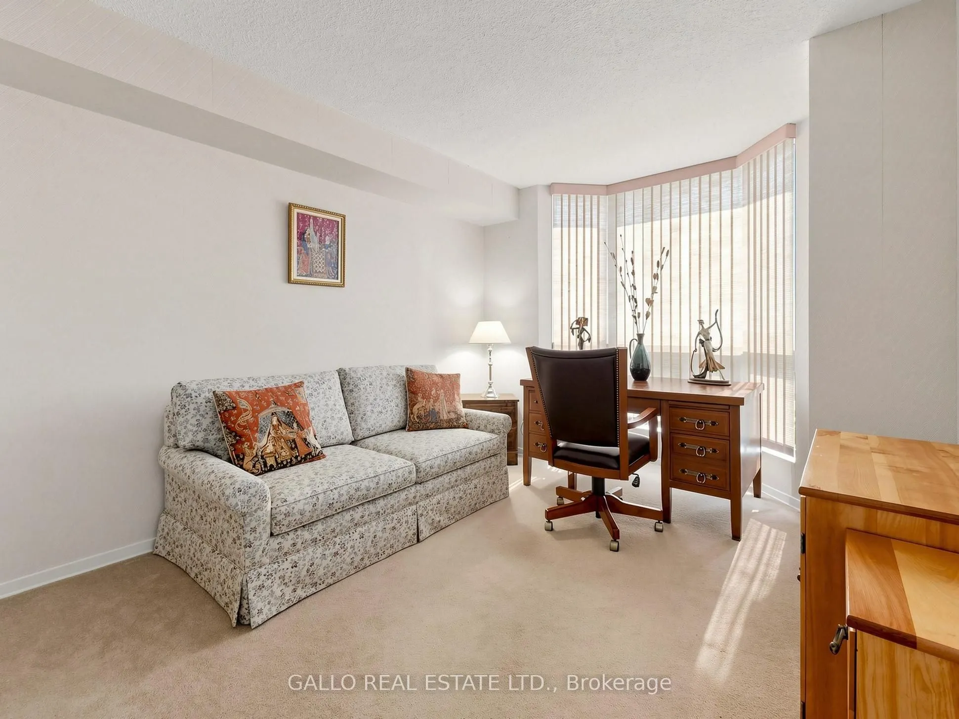 10 Kenneth Avenue #203
