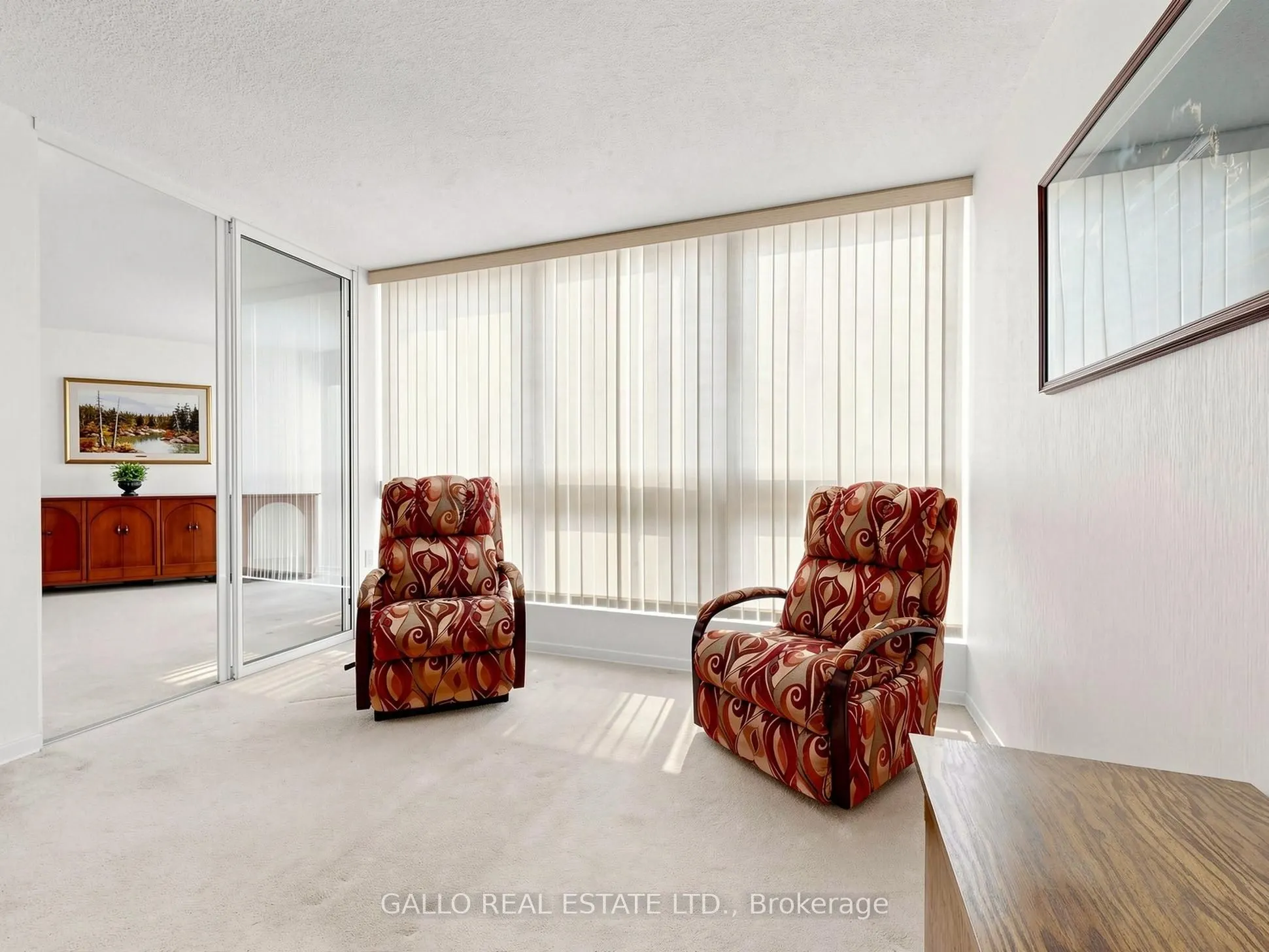 10 Kenneth Avenue #203