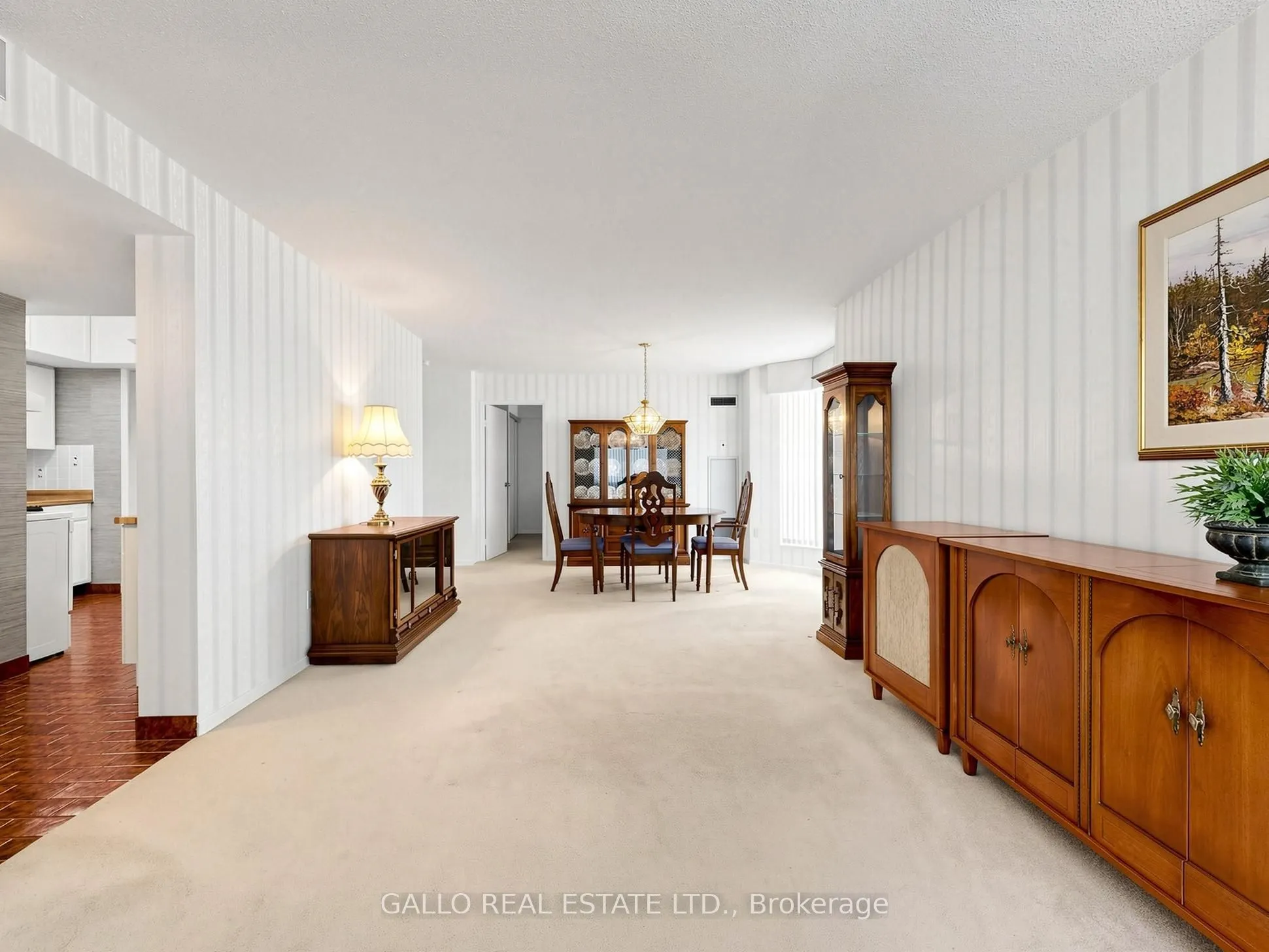 10 Kenneth Avenue #203
