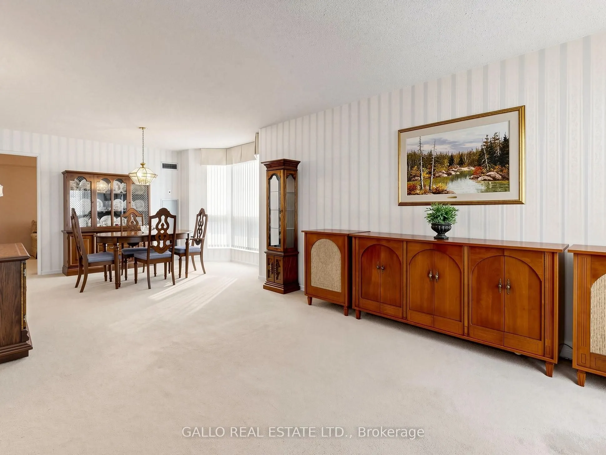10 Kenneth Avenue #203