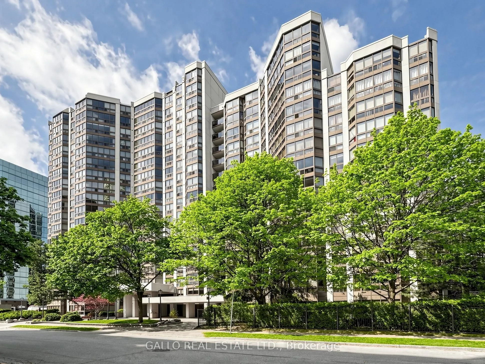 10 Kenneth Avenue #203