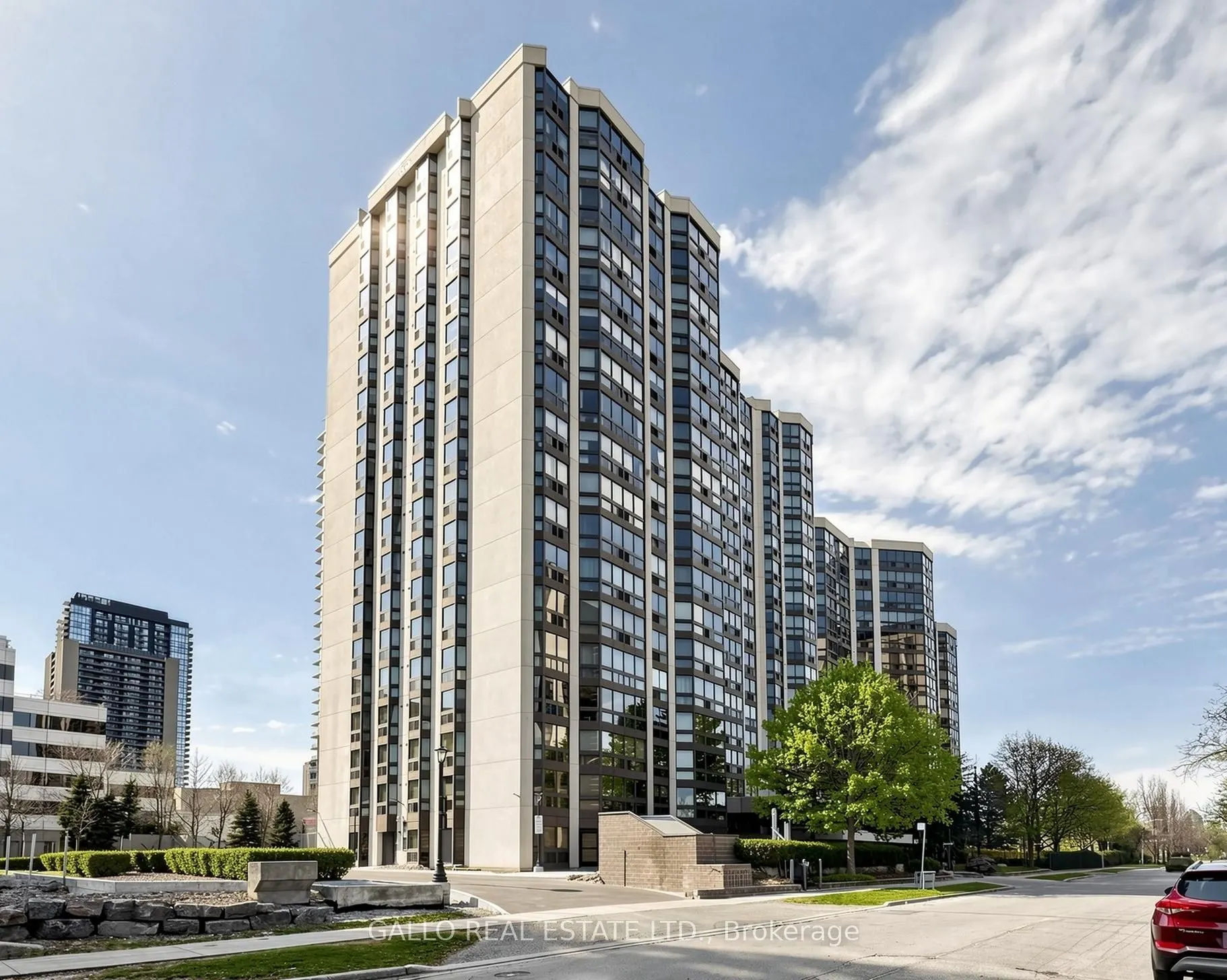 10 Kenneth Avenue #203