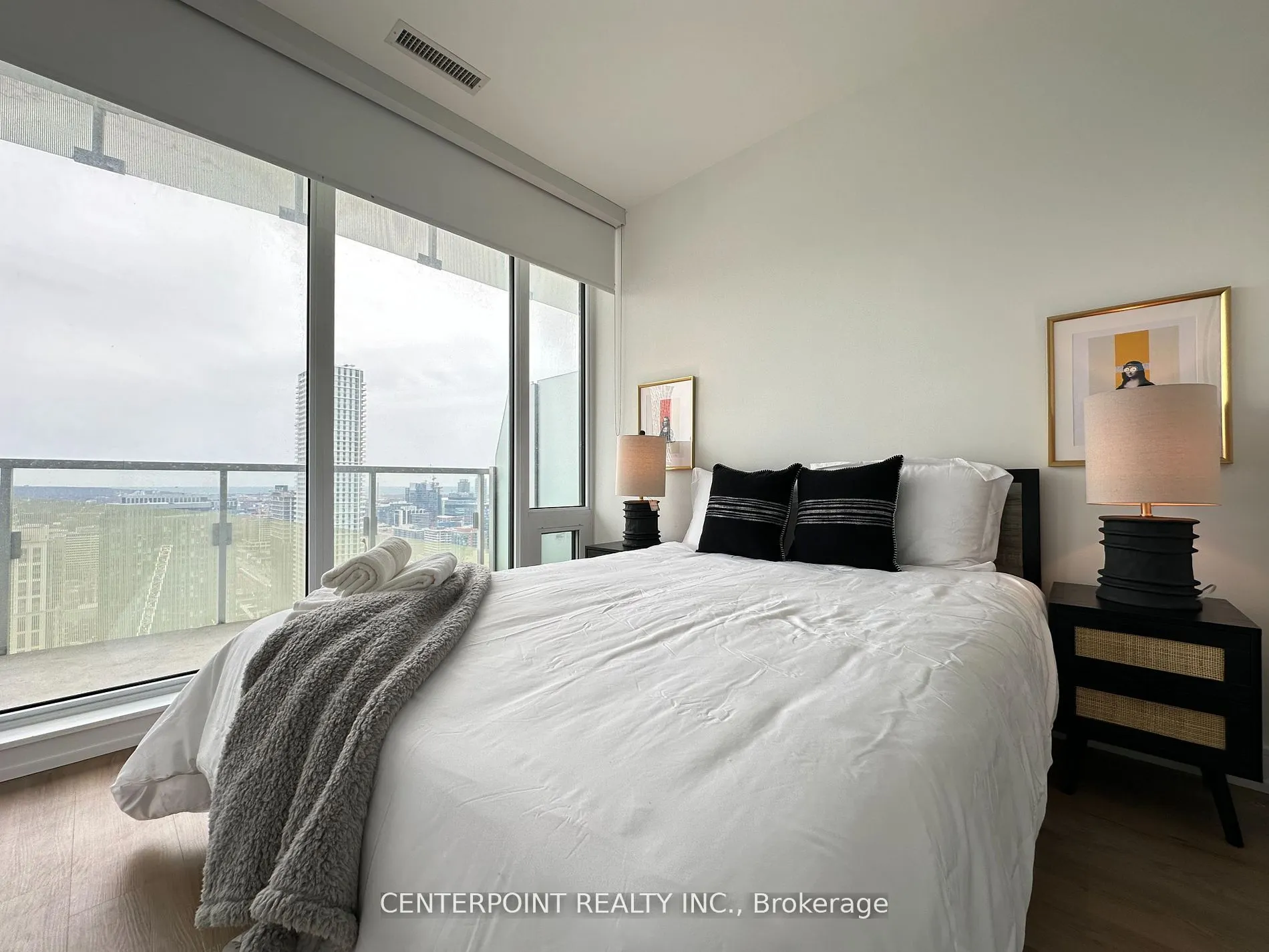 197 Yonge Street #2902