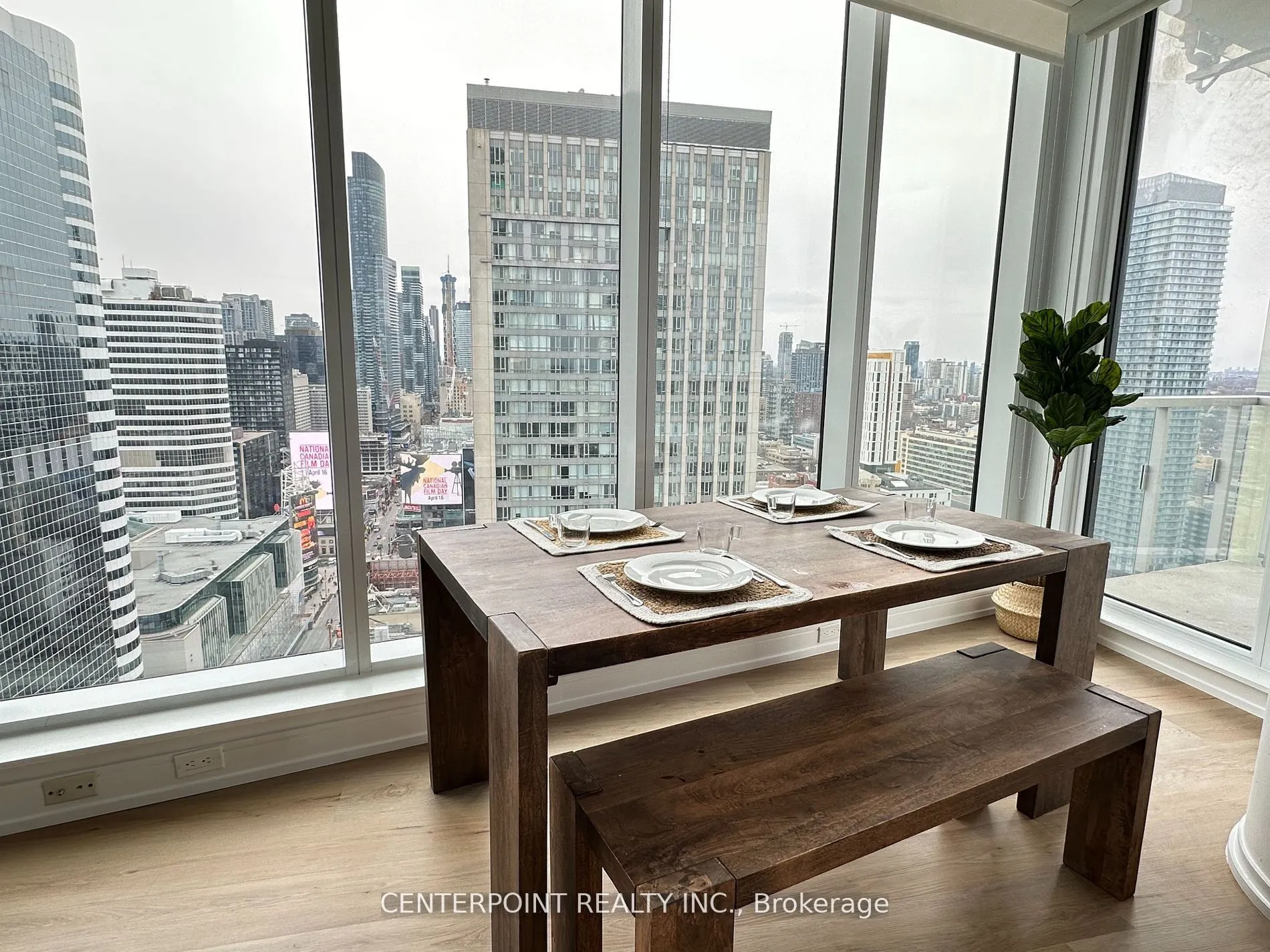 197 Yonge Street #2902