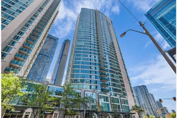 397 Front Street W