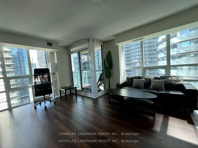 19 Grand Trunk Crescent #1706