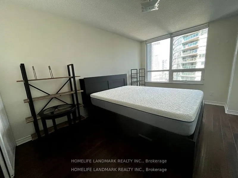 19 Grand Trunk Crescent #1706