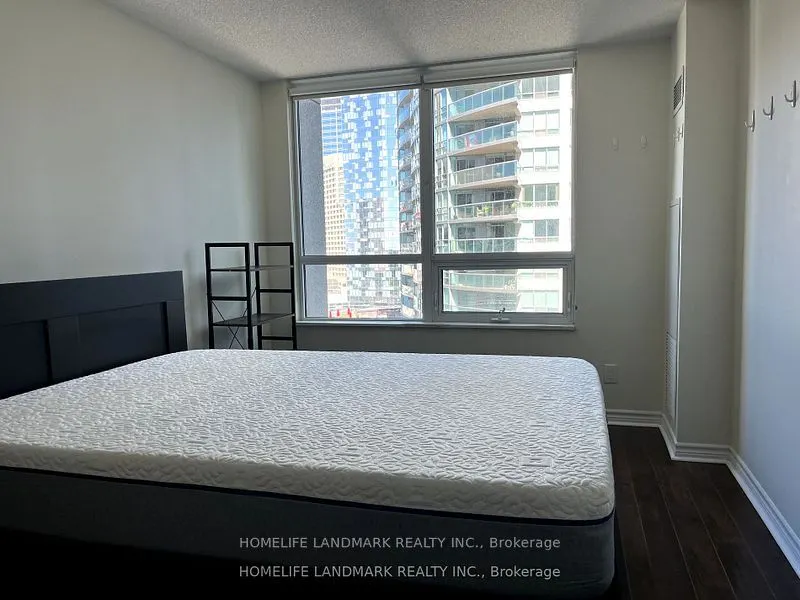 19 Grand Trunk Crescent #1706