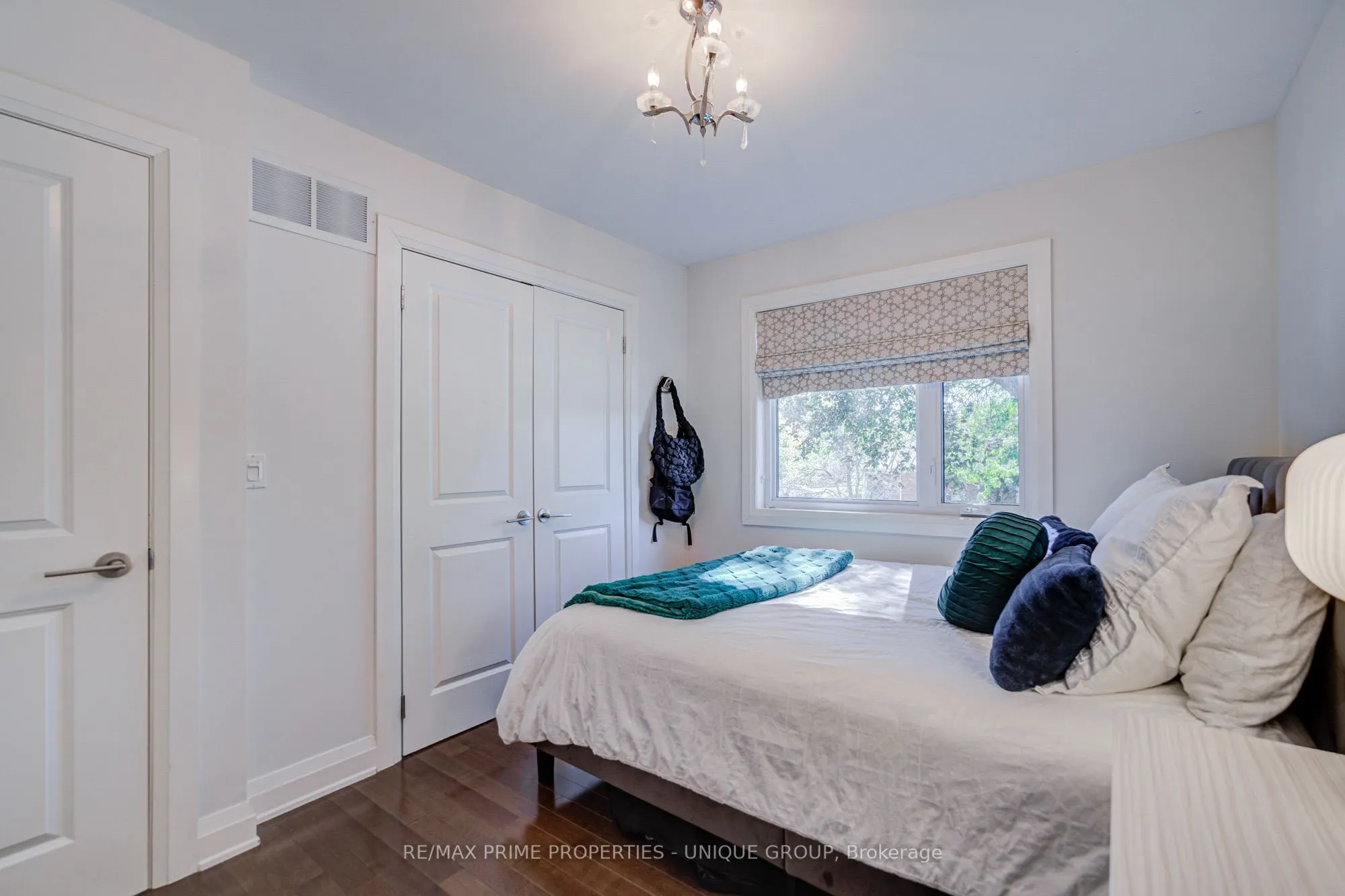 24 Cedarbank Crescent