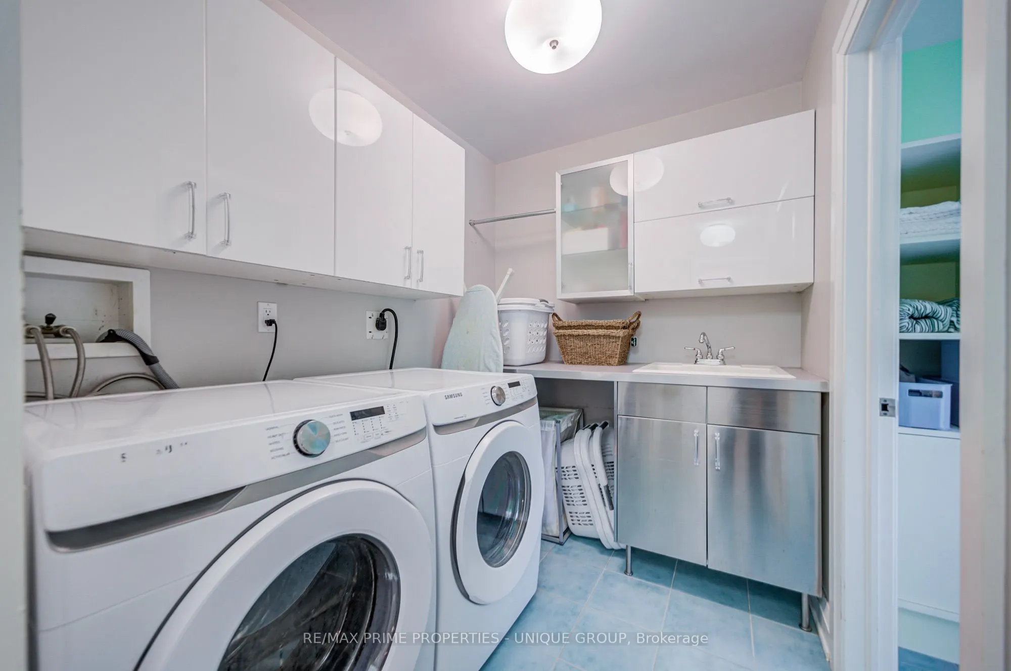 24 Cedarbank Crescent