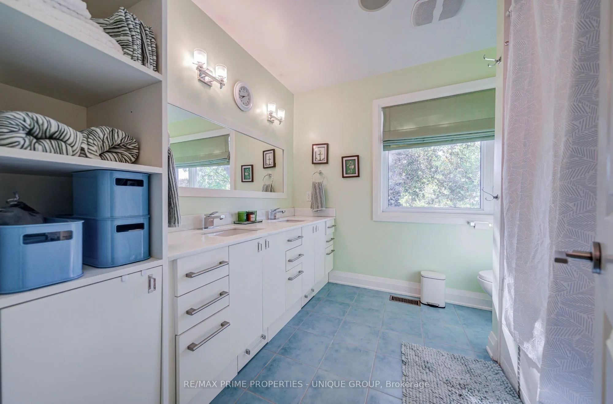 24 Cedarbank Crescent