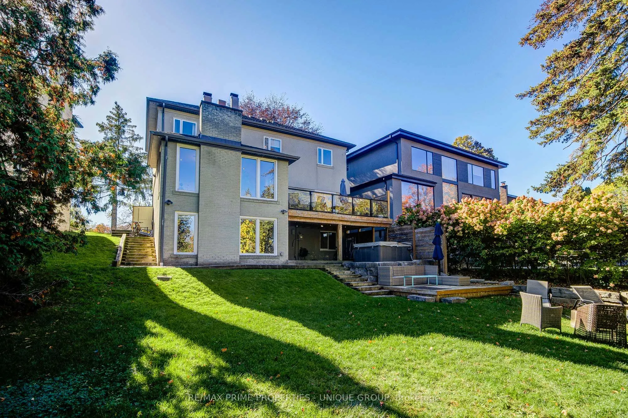 24 Cedarbank Crescent