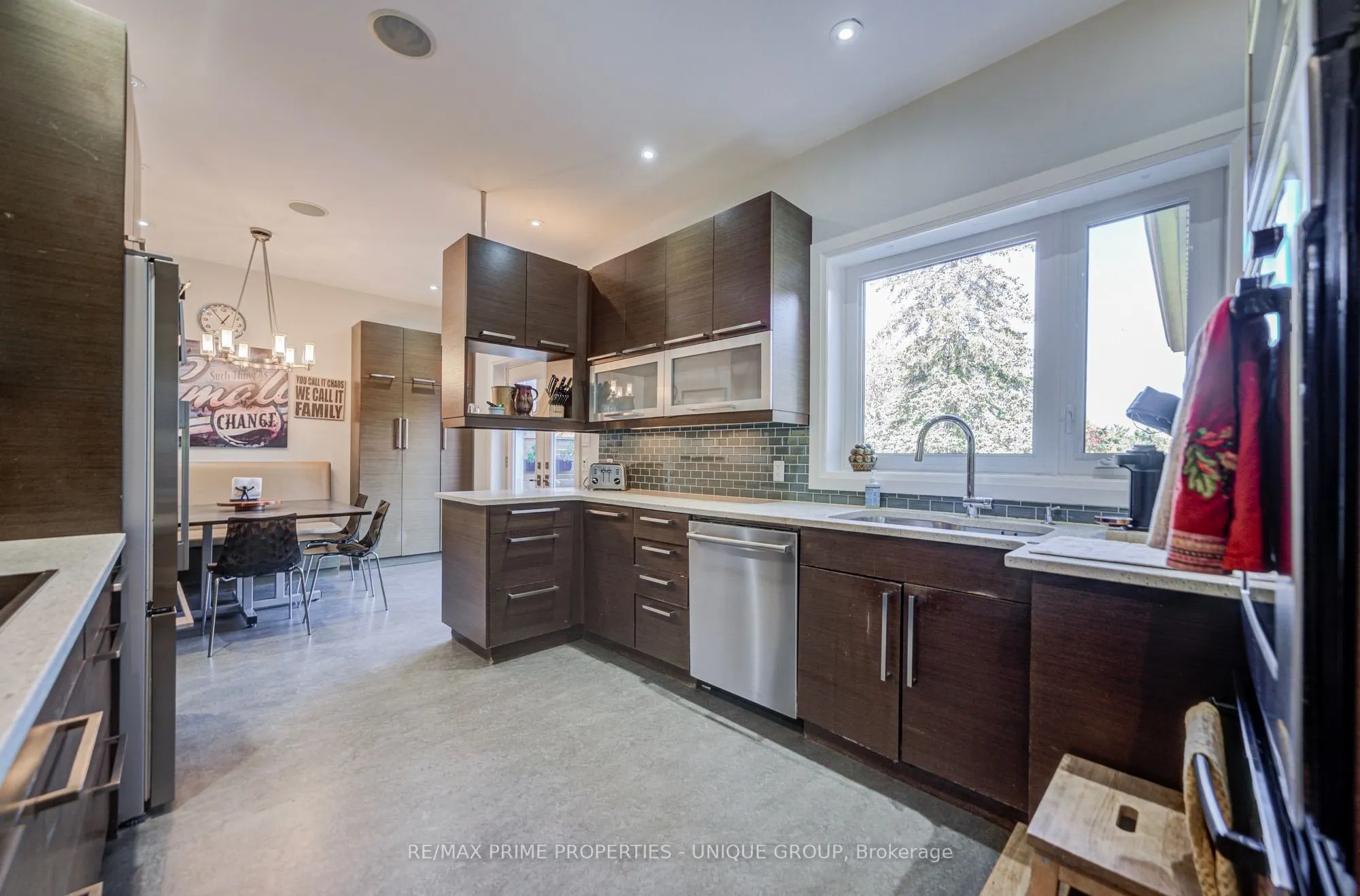 24 Cedarbank Crescent