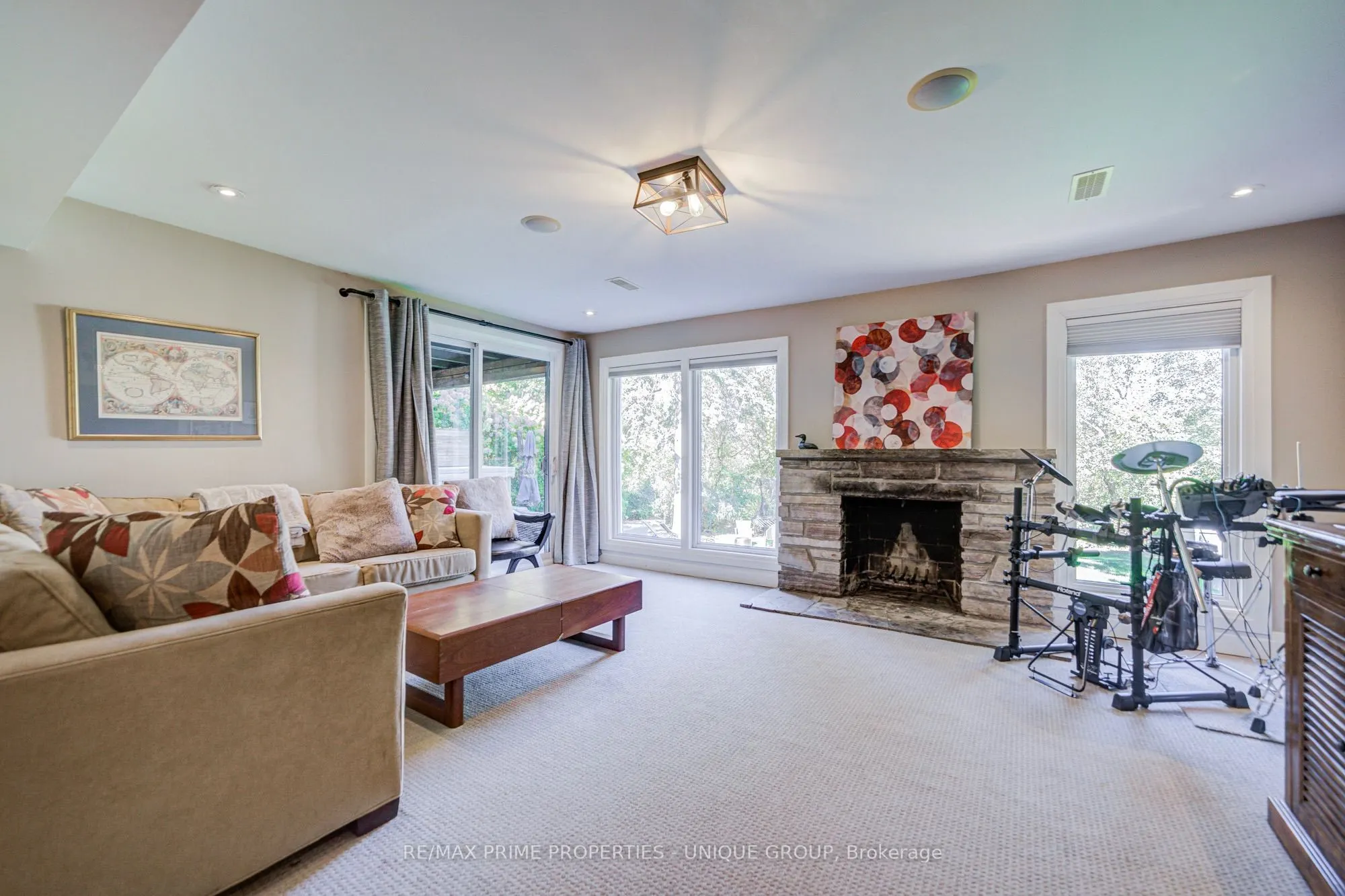 24 Cedarbank Crescent