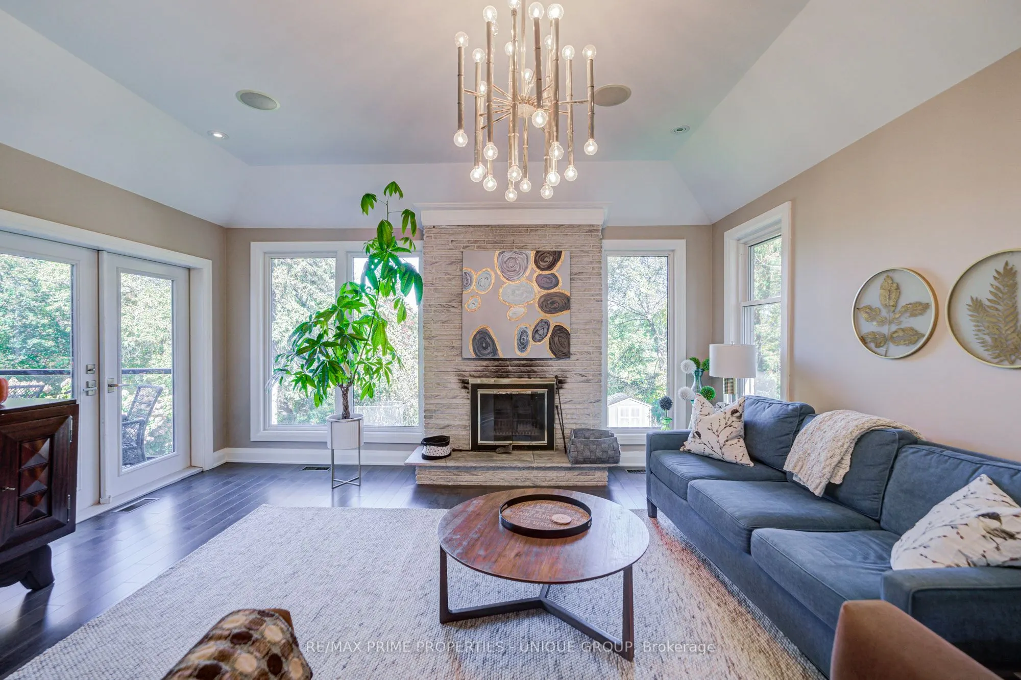 24 Cedarbank Crescent