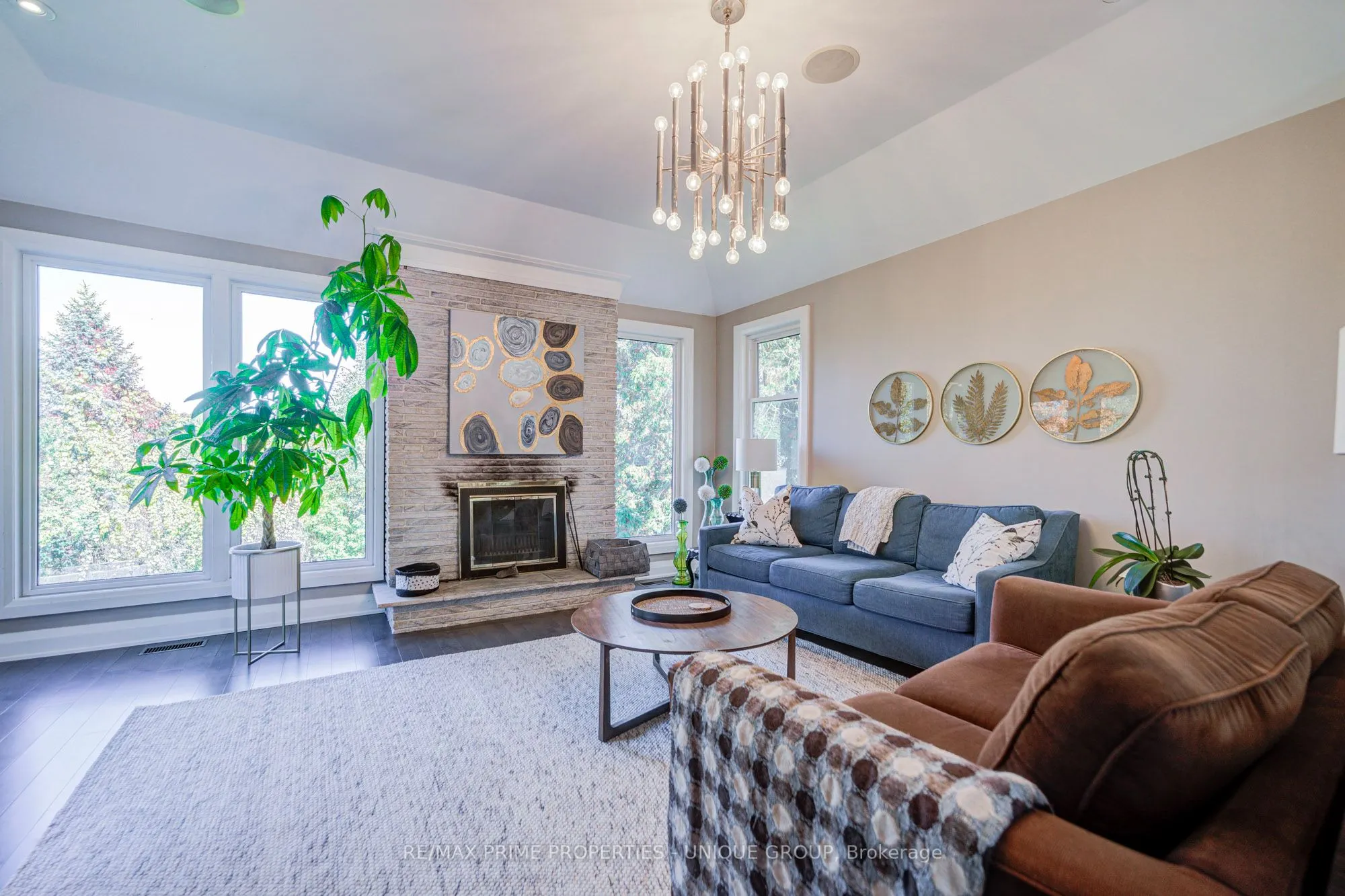 24 Cedarbank Crescent