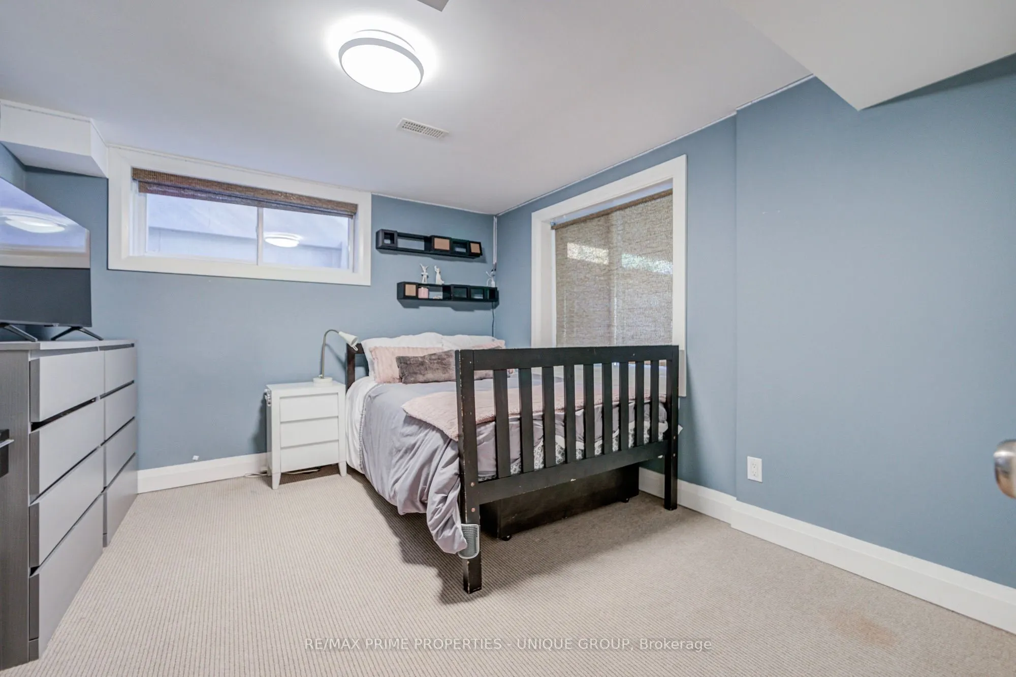24 Cedarbank Crescent