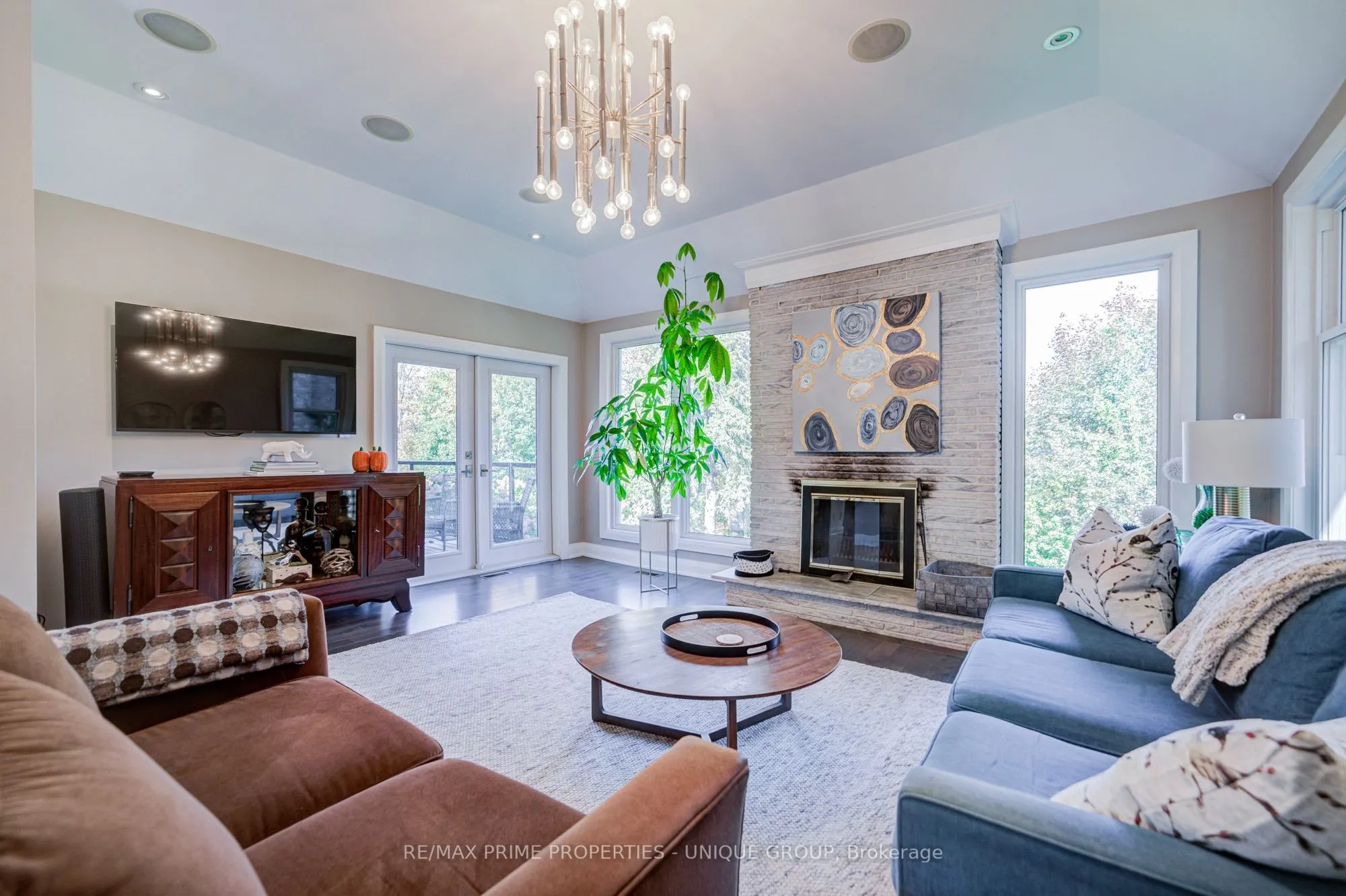 24 Cedarbank Crescent
