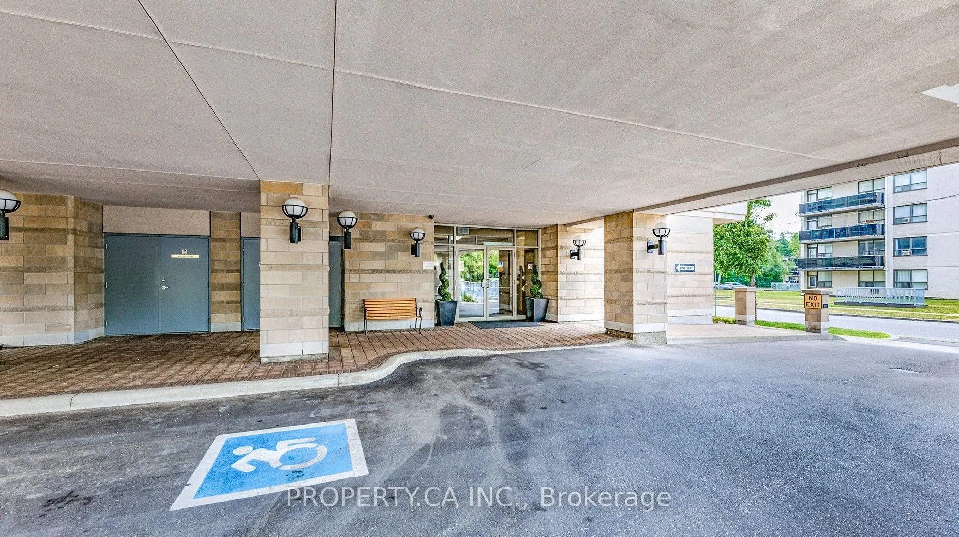 4200 Bathurst Street #609