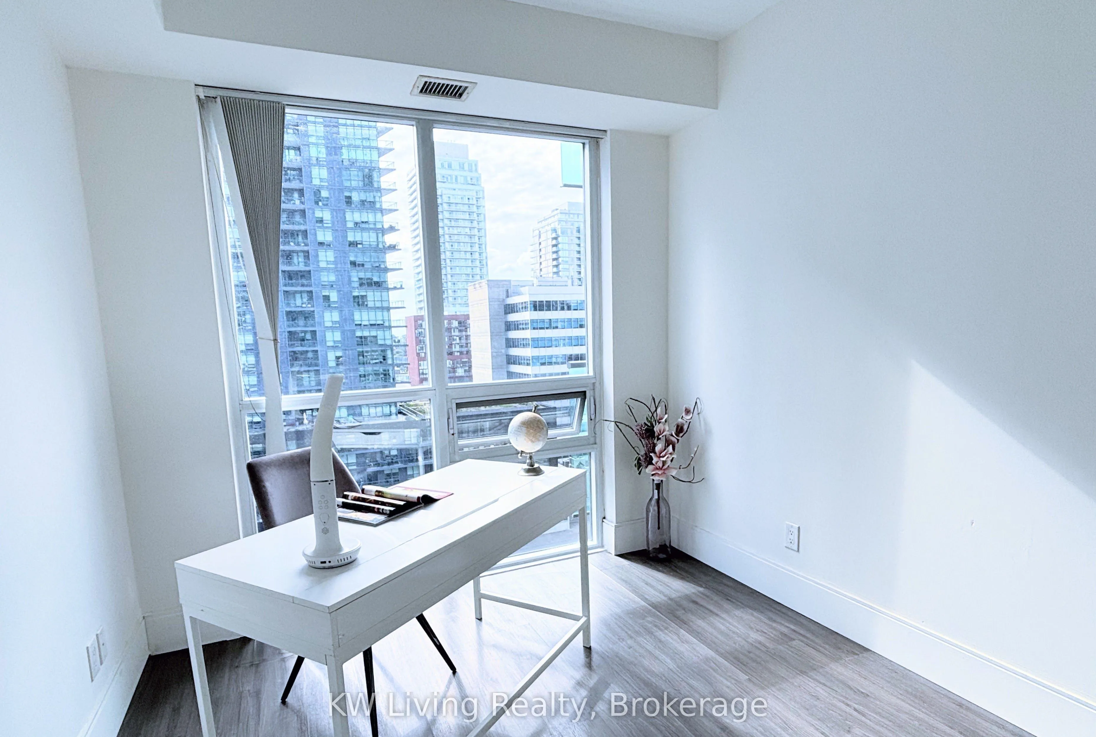 70 Roehampton Avenue #1116
