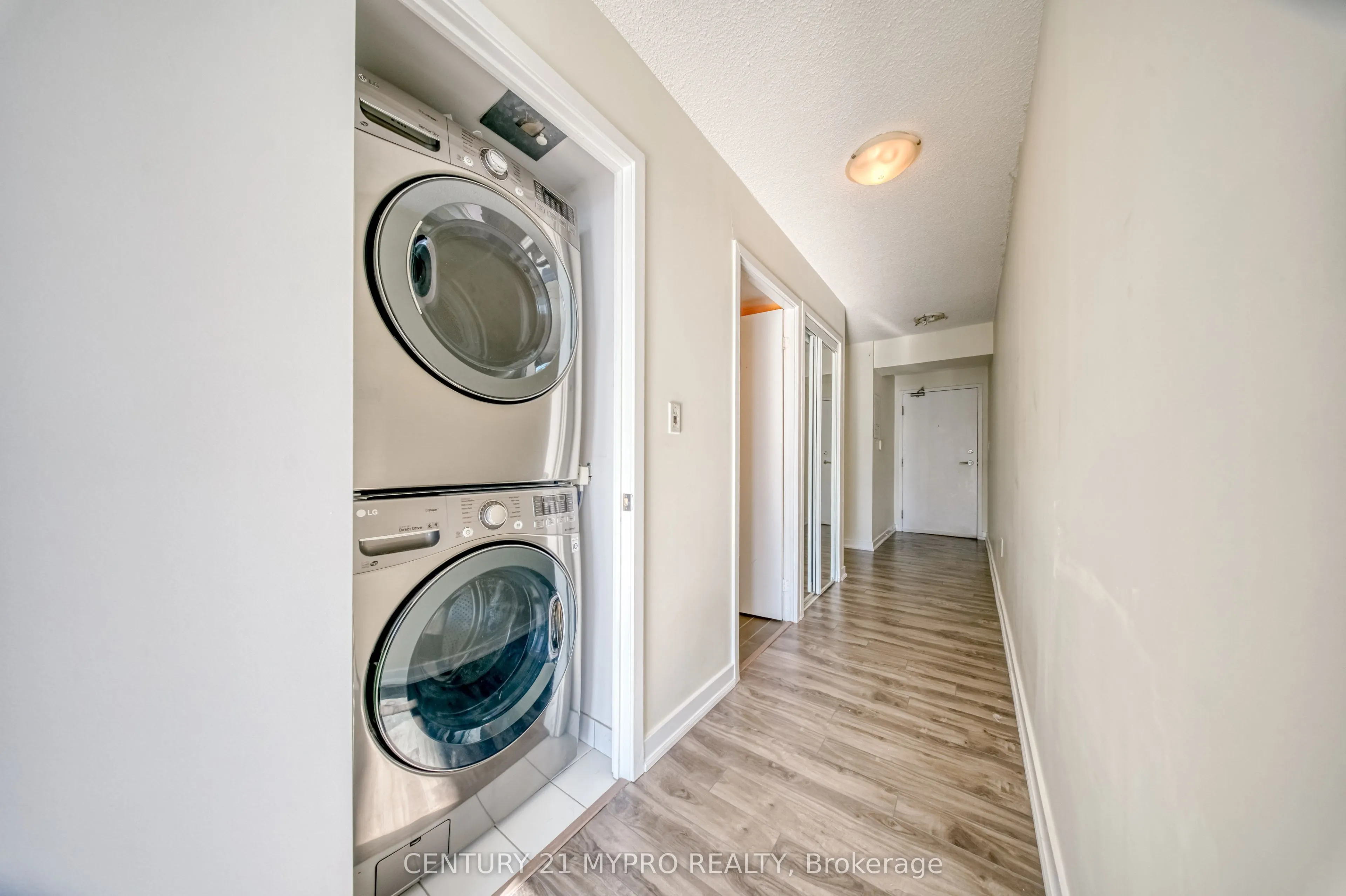 25 Telegram Mews #4306