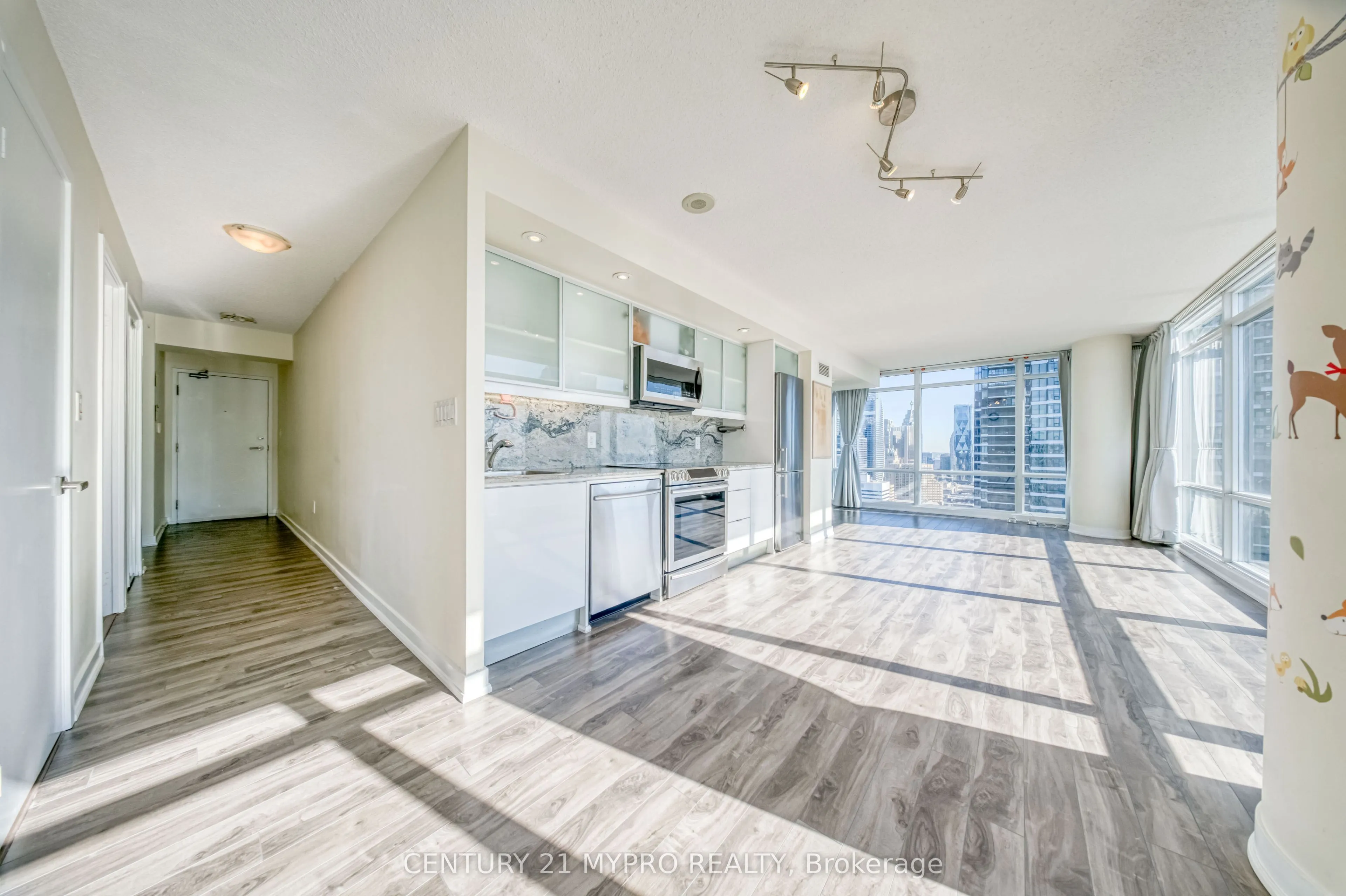 25 Telegram Mews #4306