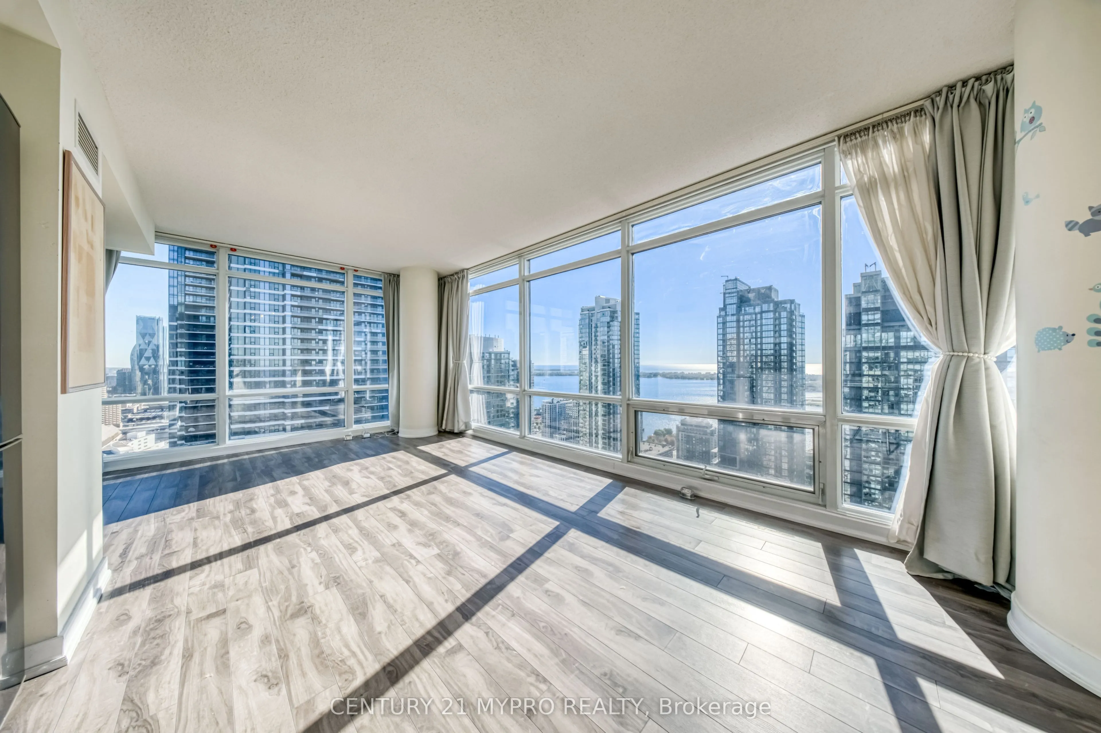 25 Telegram Mews #4306