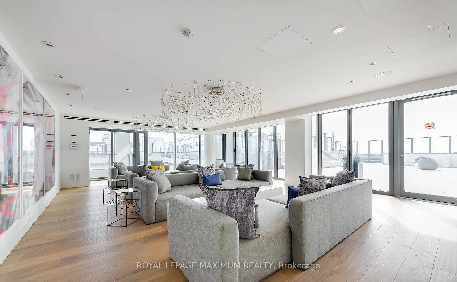 8 Hillsdale Avenue E #821