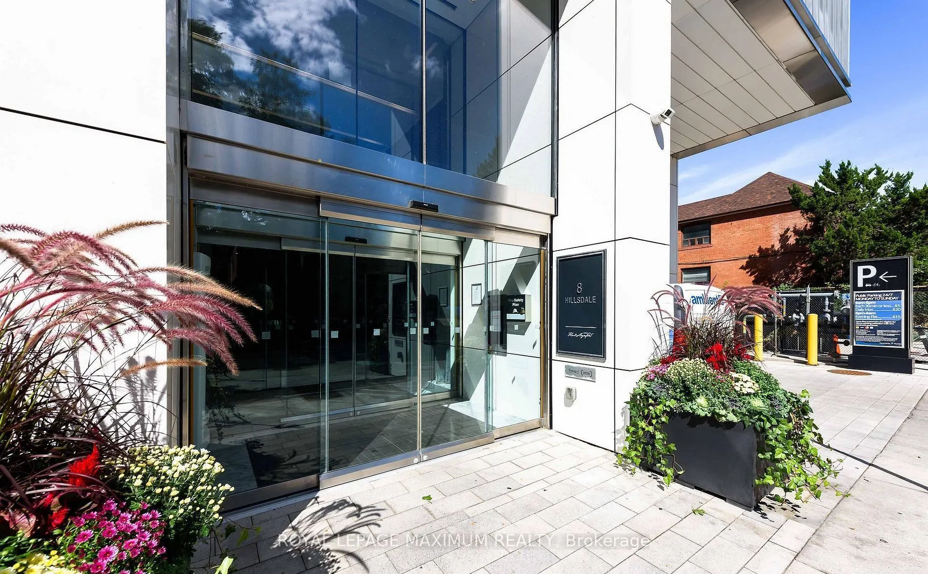 8 Hillsdale Avenue E #821