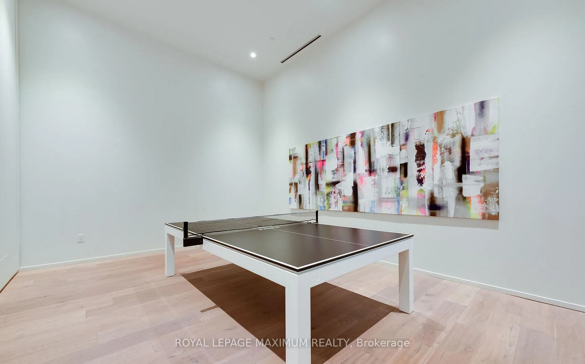 8 Hillsdale Avenue E #821