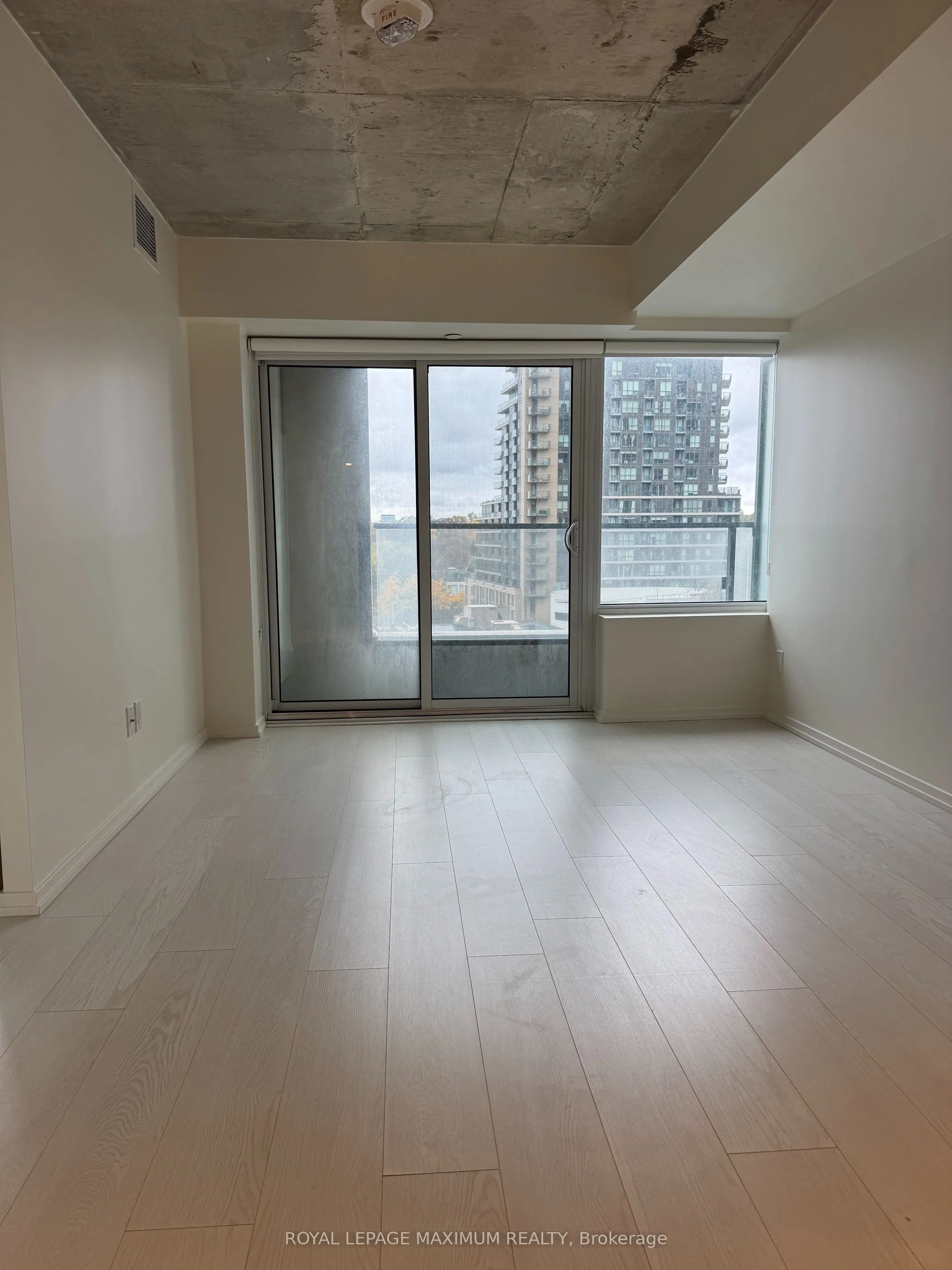 8 Hillsdale Avenue E #821