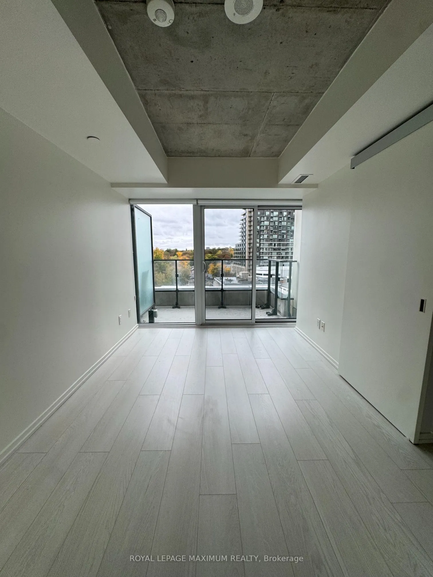 8 Hillsdale Avenue E #821