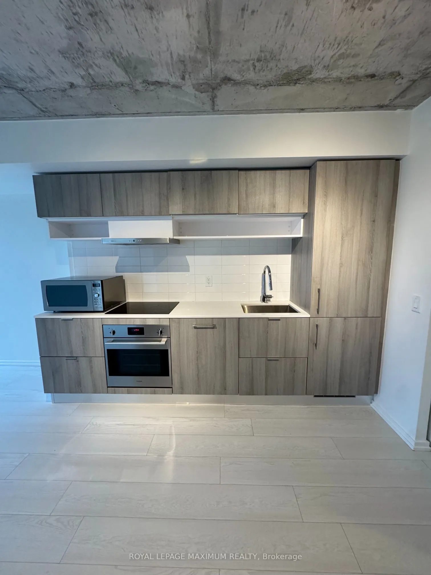 8 Hillsdale Avenue E #821