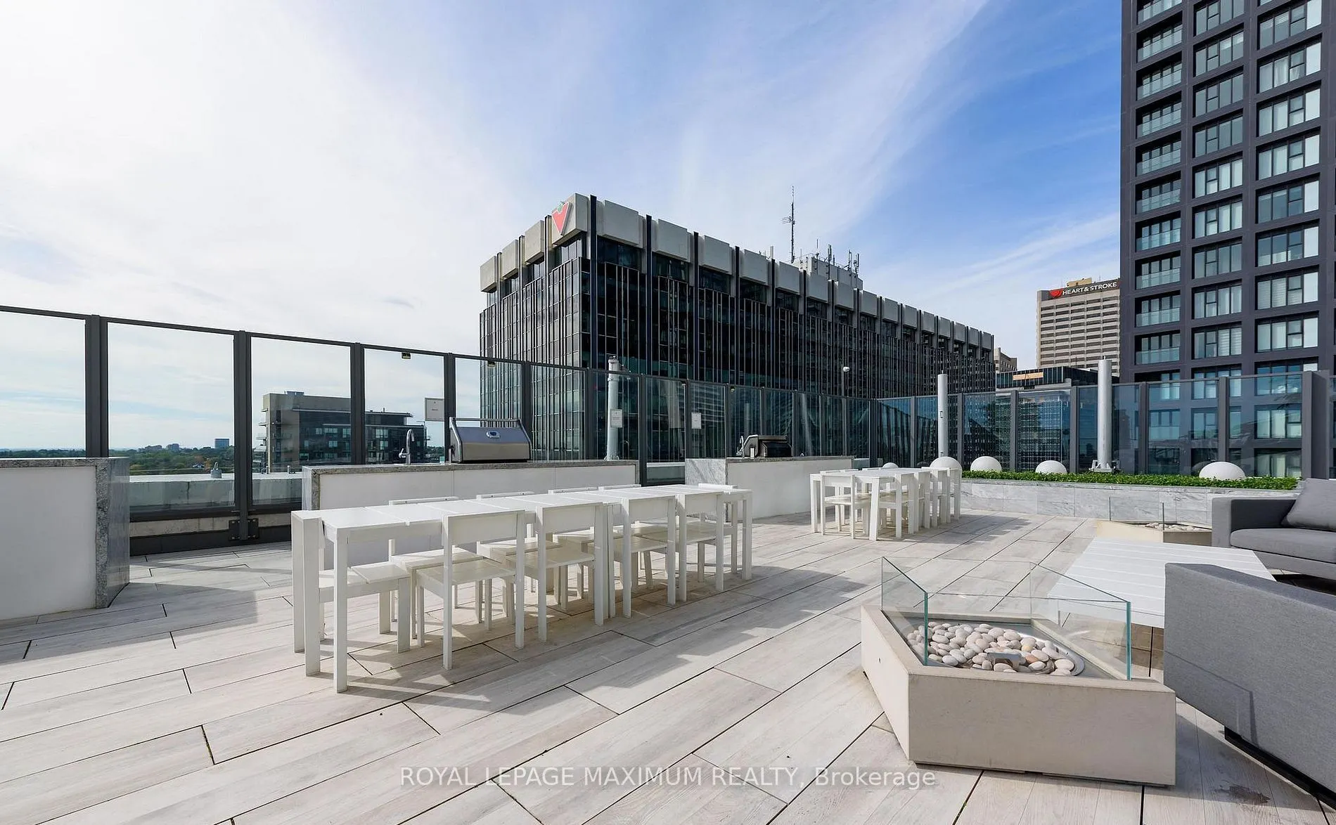 8 Hillsdale Avenue E #821