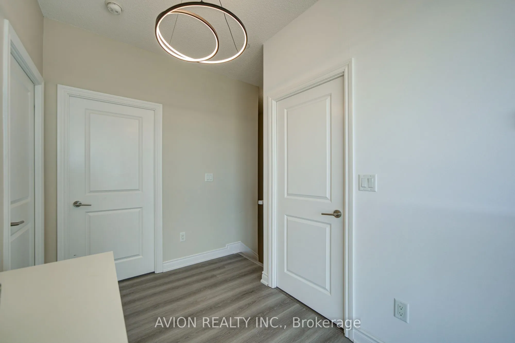 386 Yonge Street #5716