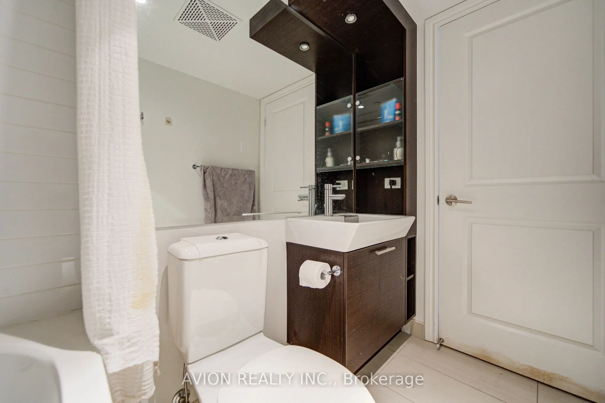 386 Yonge Street #5716