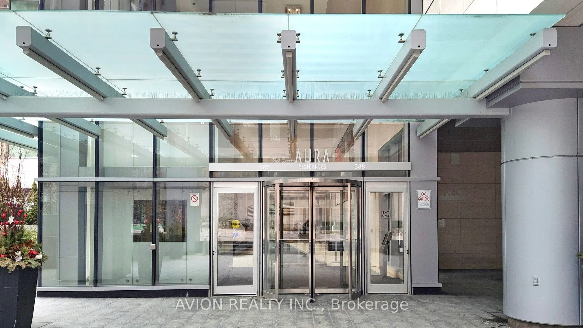 386 Yonge Street #5716