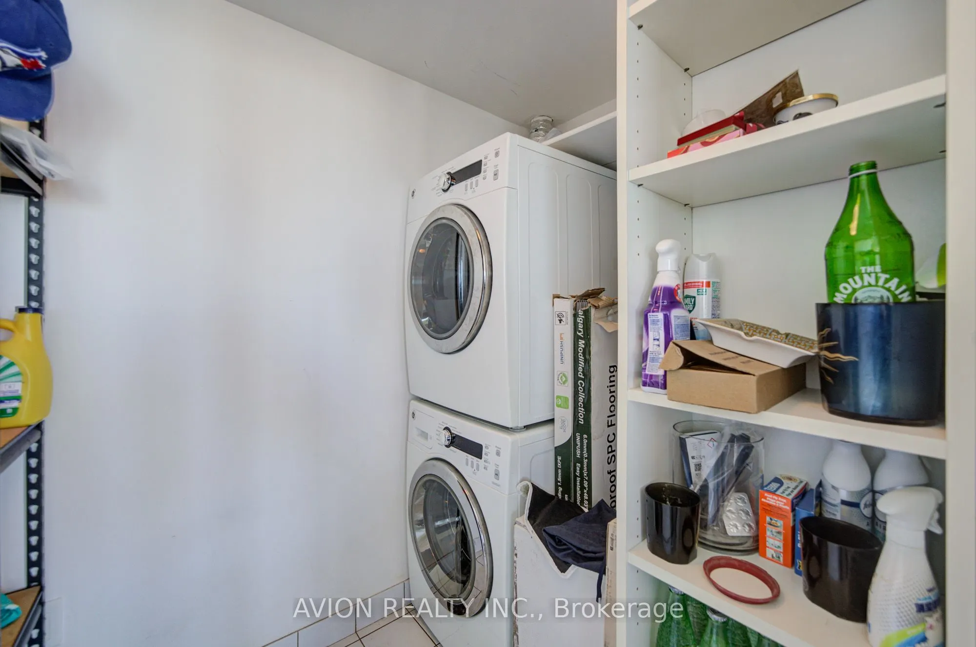 386 Yonge Street #5716