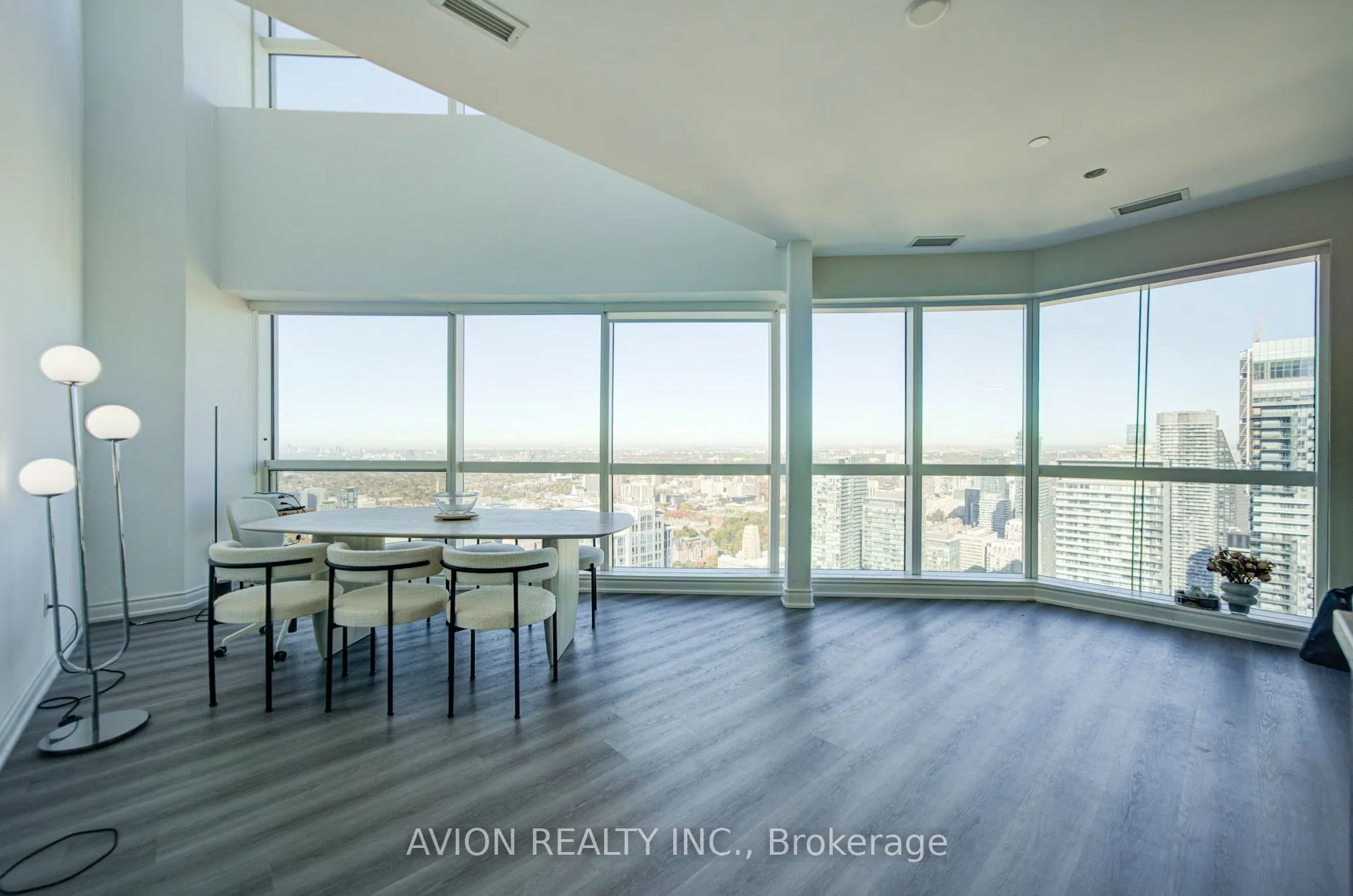 386 Yonge Street #5716
