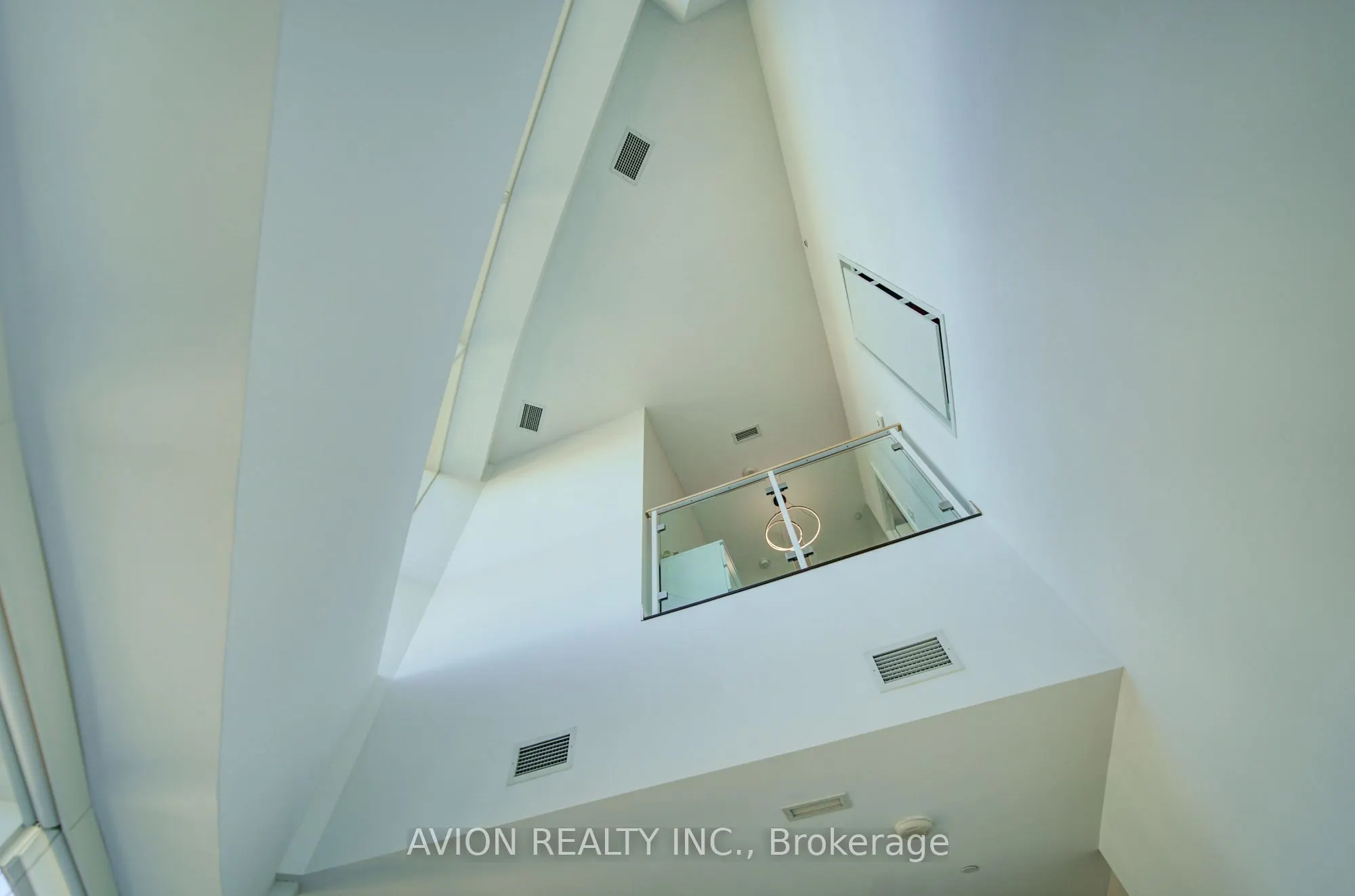 386 Yonge Street #5716