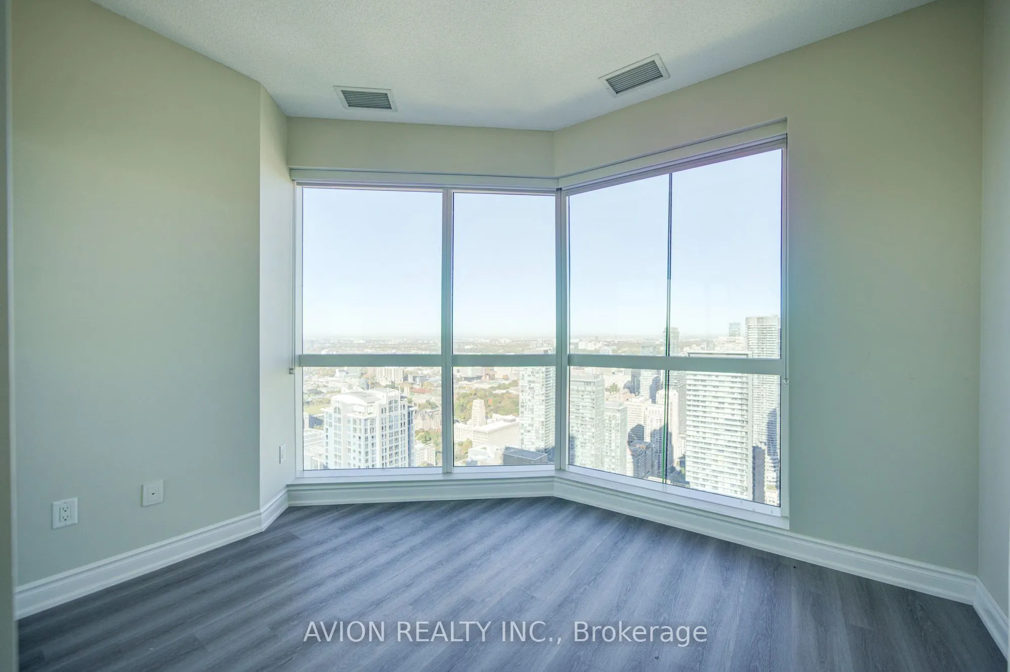 386 Yonge Street #5716
