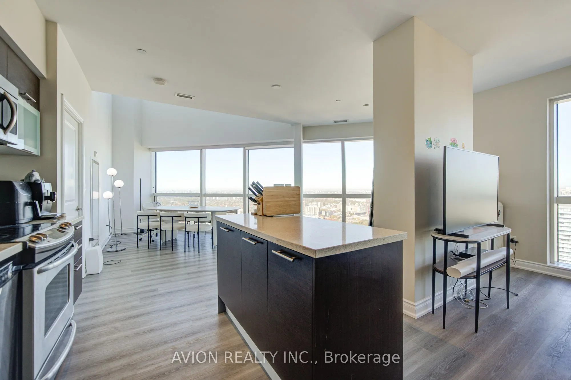 386 Yonge Street #5716