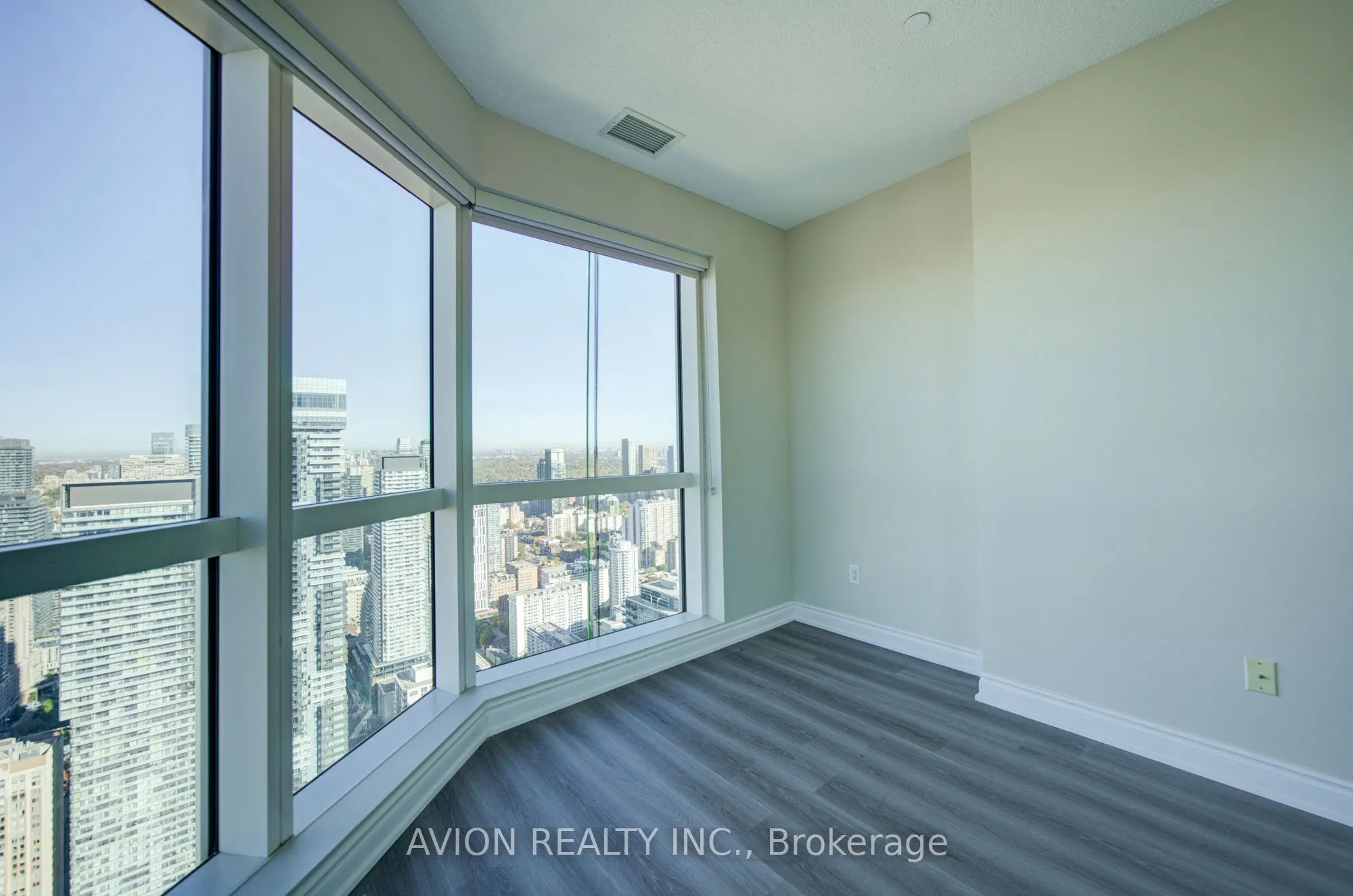386 Yonge Street #5716