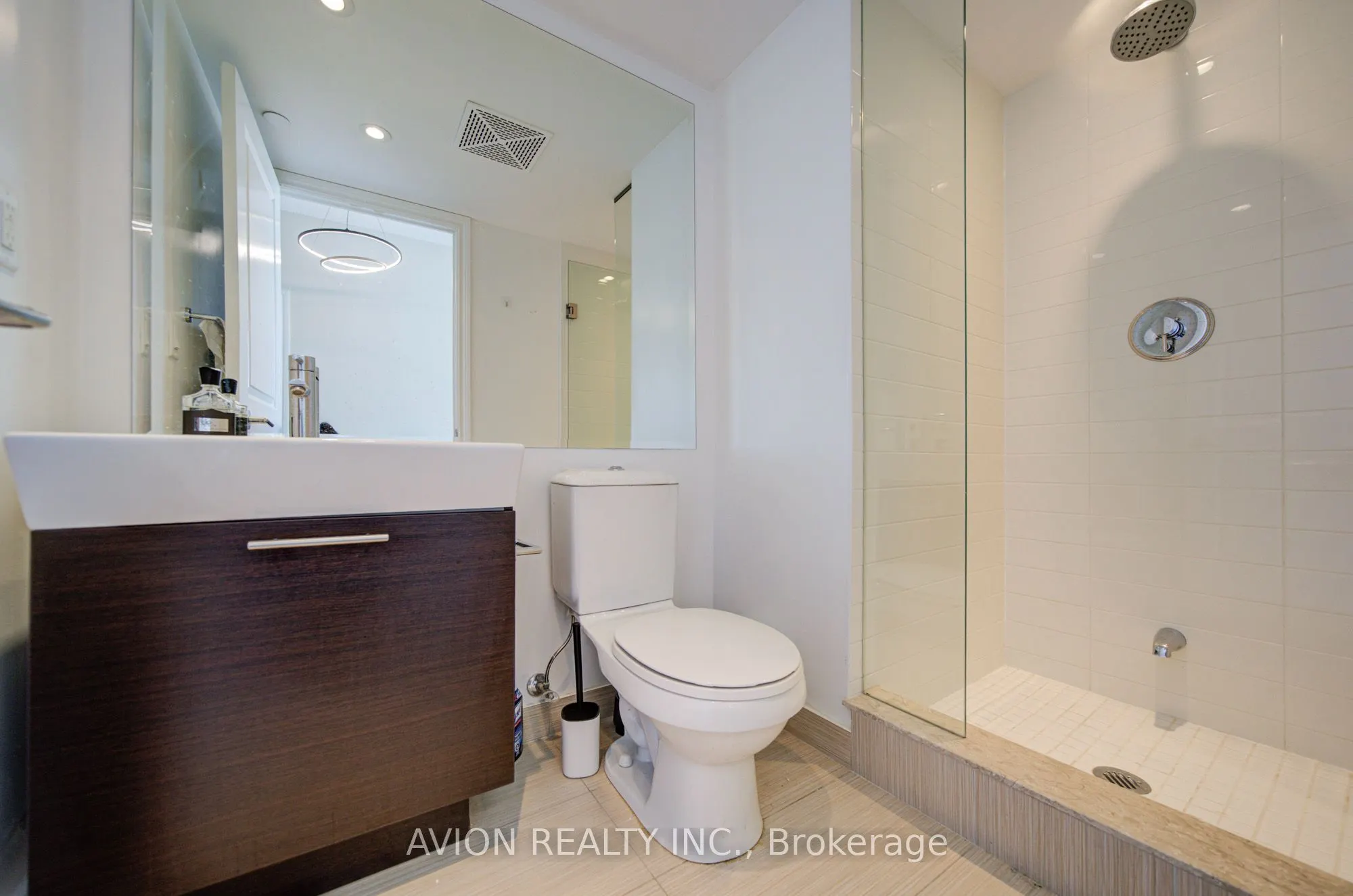 386 Yonge Street #5716