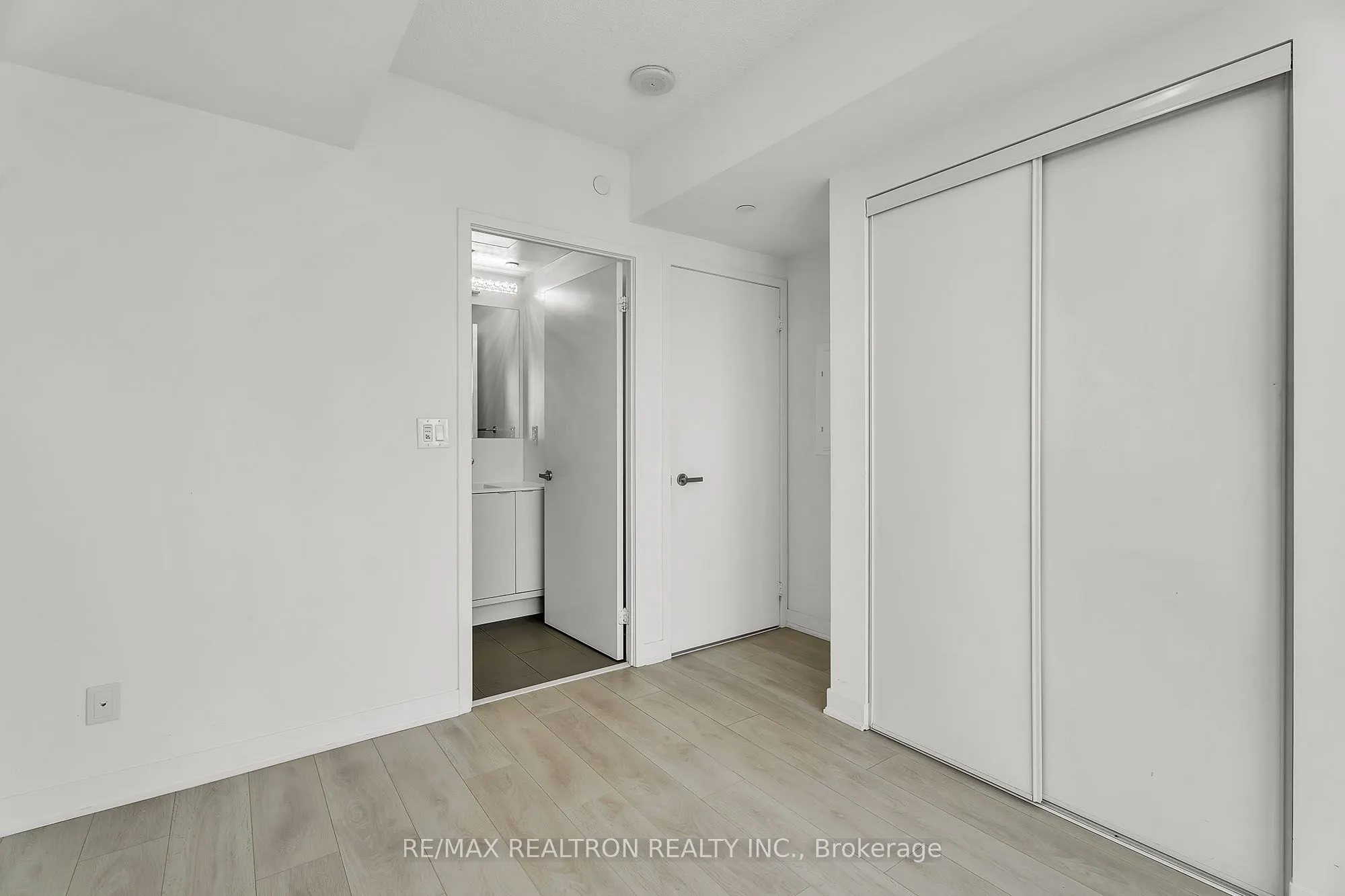 88 Harbour Street #4004